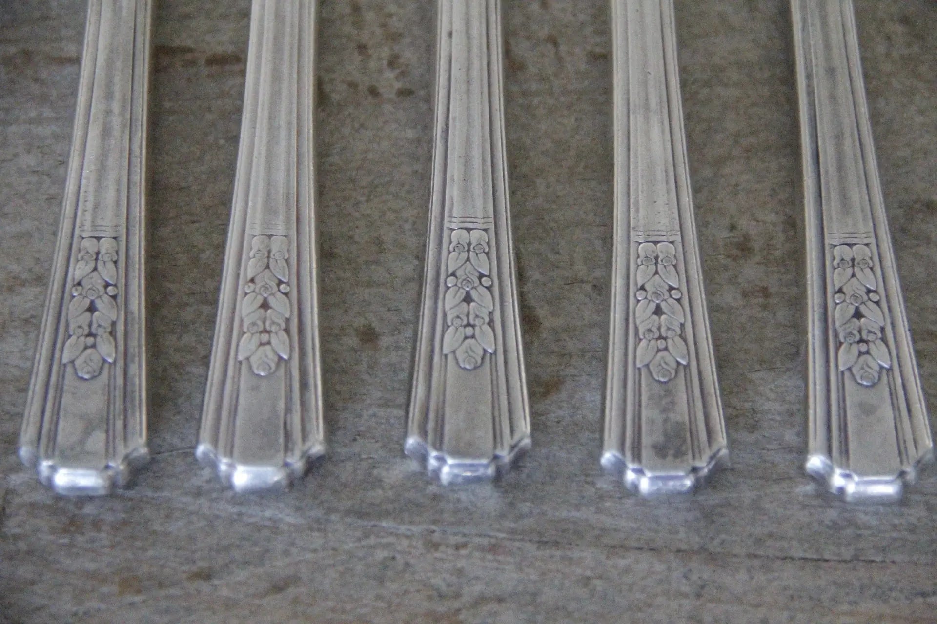 Antique Silver Grille Knife | Flatware 5 Pcs Debra Hall Lifestyle