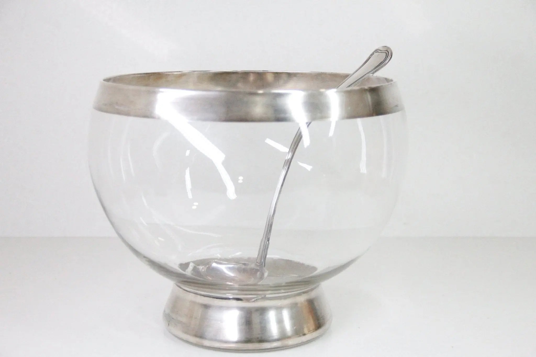 Dorothy Thorpe Punch Bowl | Silver Rimmed  Debra Hall Lifestyle