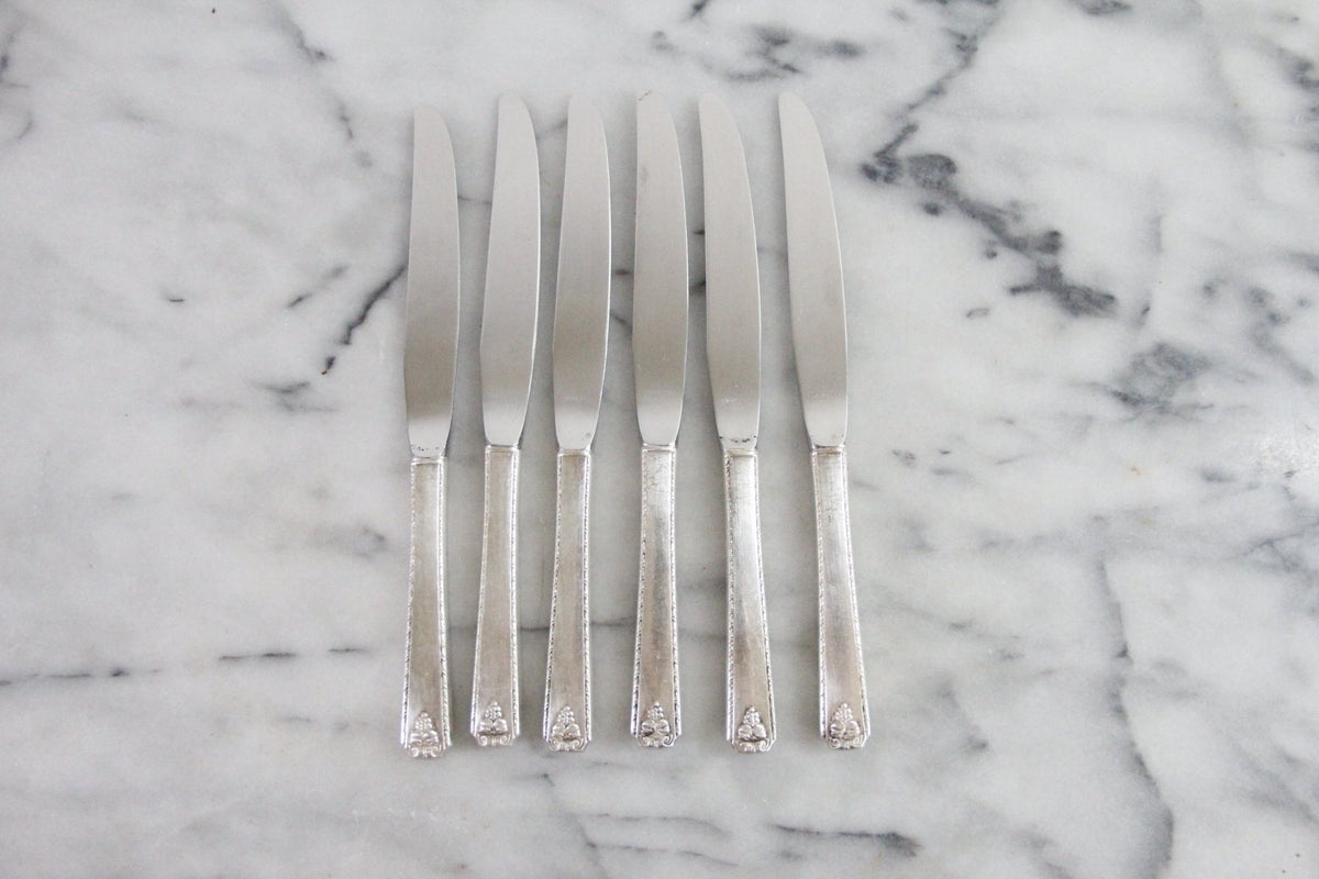 Vintage Oneida Bordeaux Dinner Knives | Silverplate Set of 6 - Debra Hall Lifestyle
