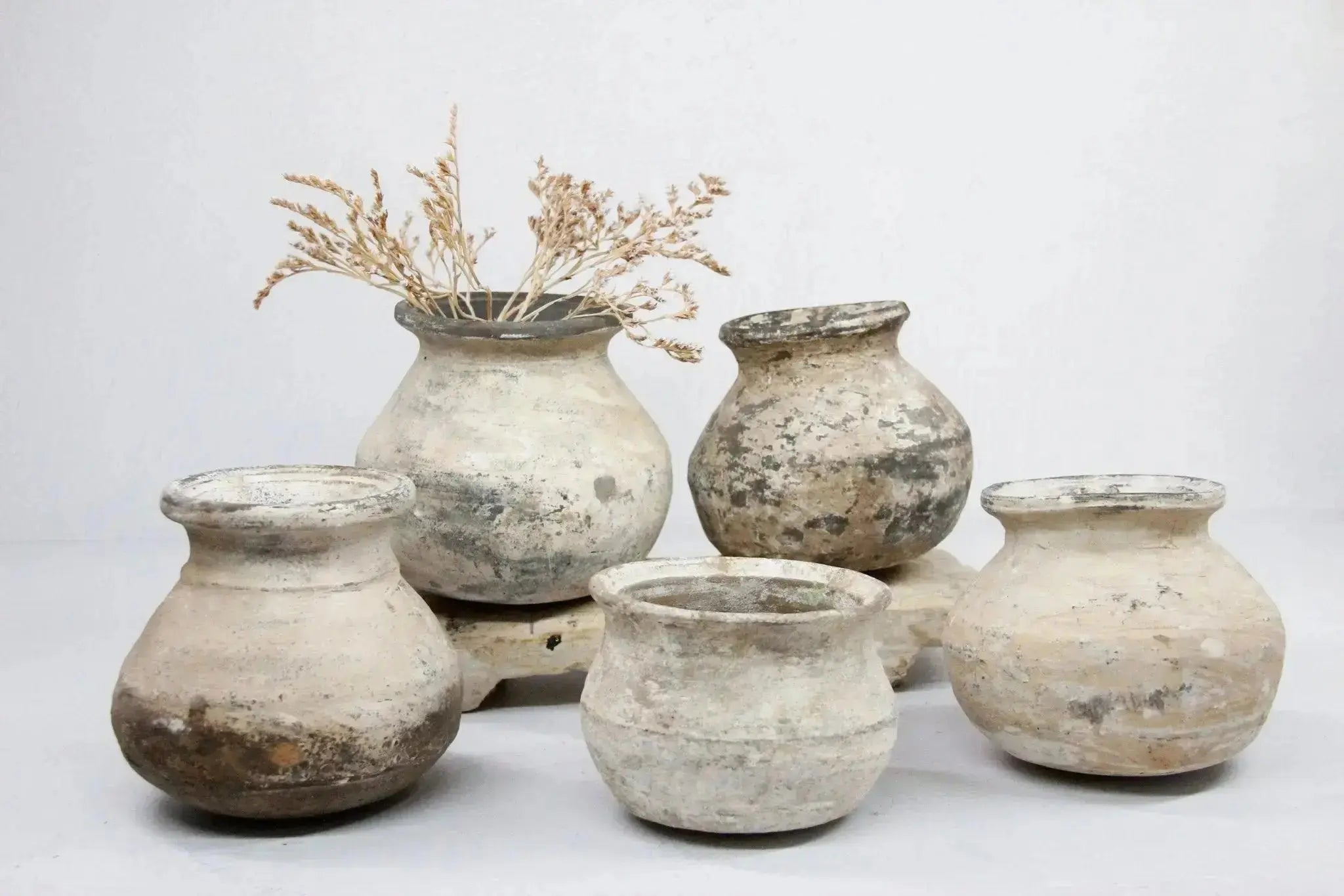 How to Tell if Pottery Is Handmade: 8 Signs to Look For - Debra Hall Lifestyle