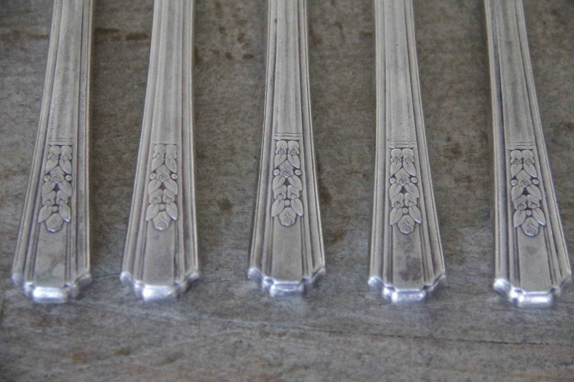 Antique Silver Grille Knife | Flatware 5 Pcs  Debra Hall Lifestyle