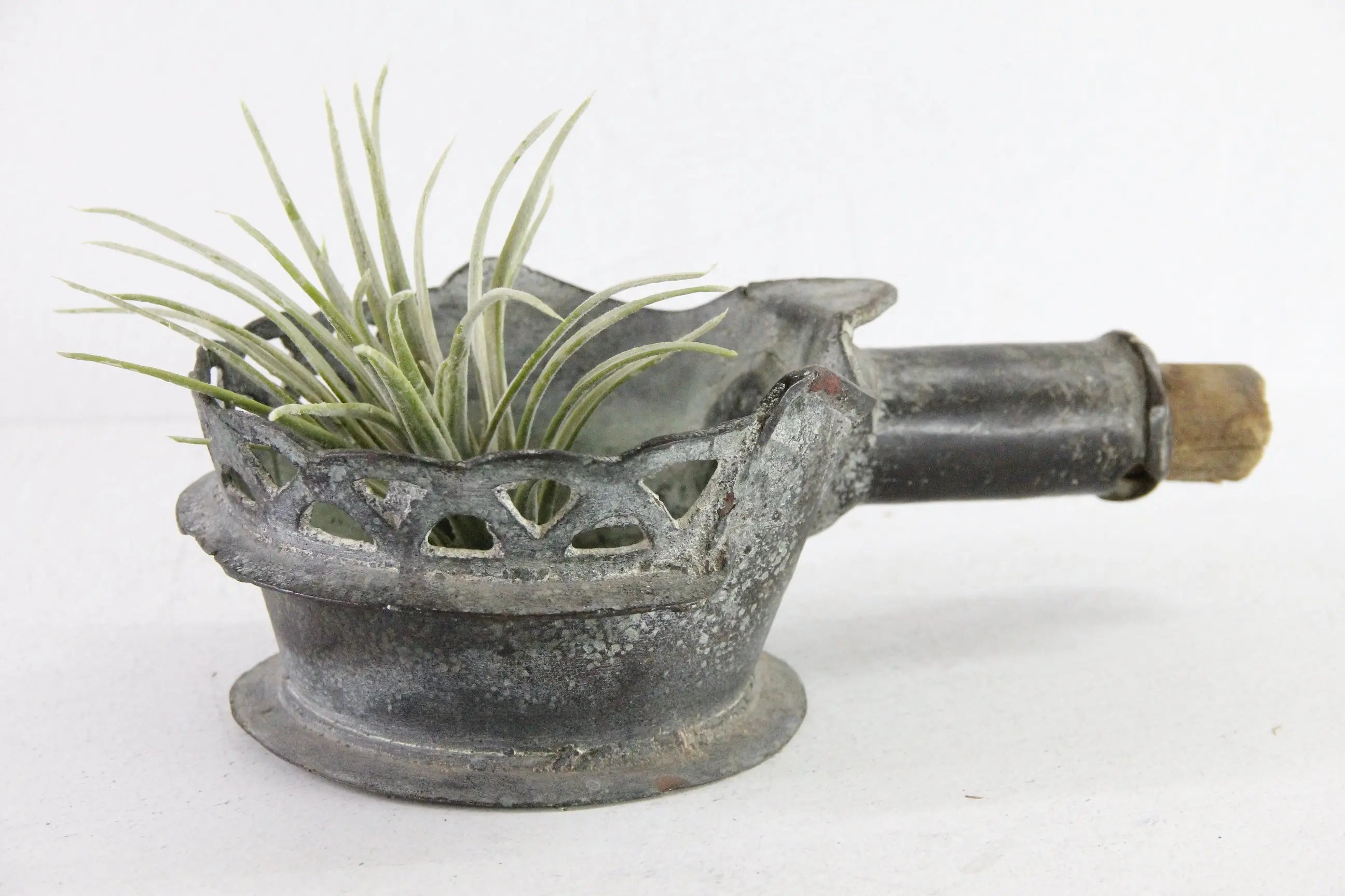 Chinese Silk Iron 18th Century Reticulated Bronze Open Pan