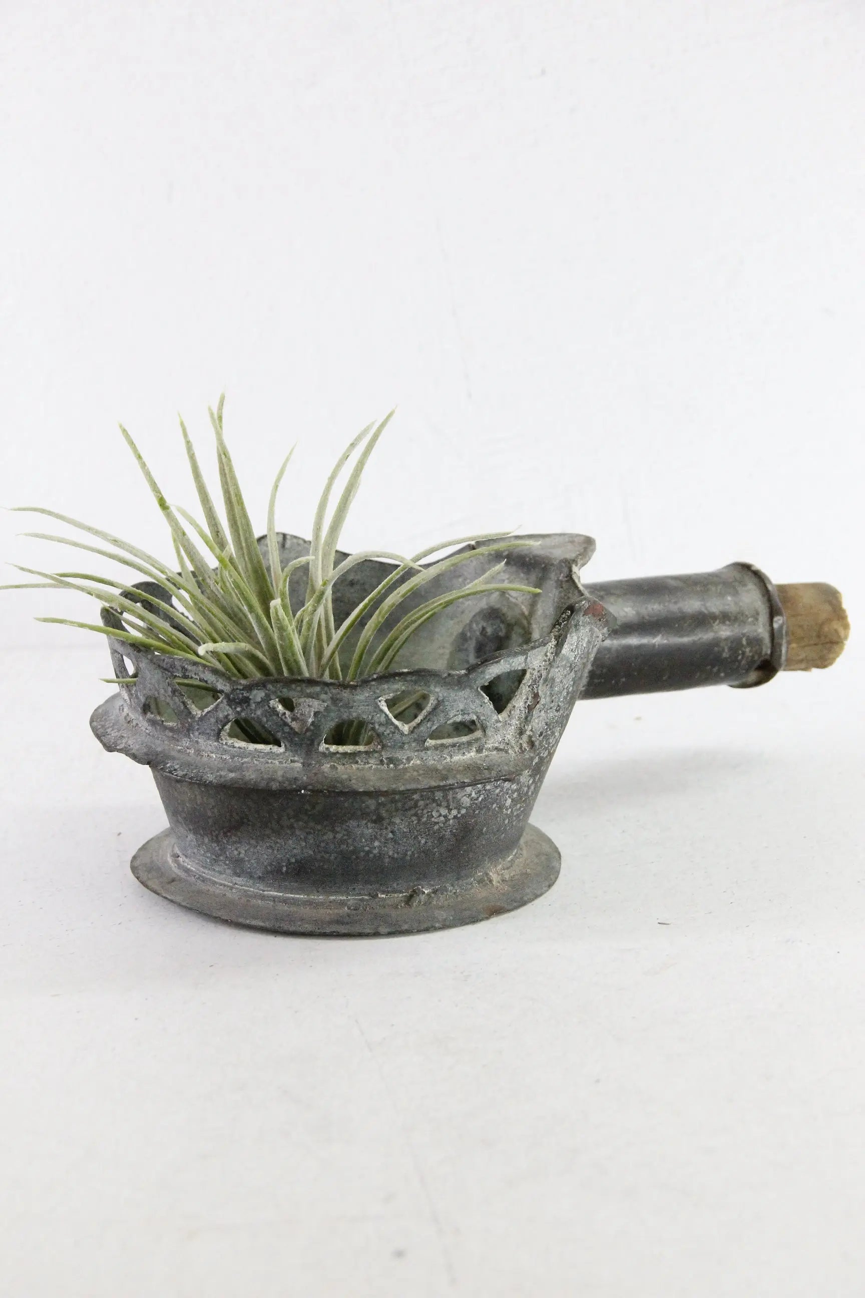 Chinese Silk Iron 18th Century Reticulated Bronze Open Pan