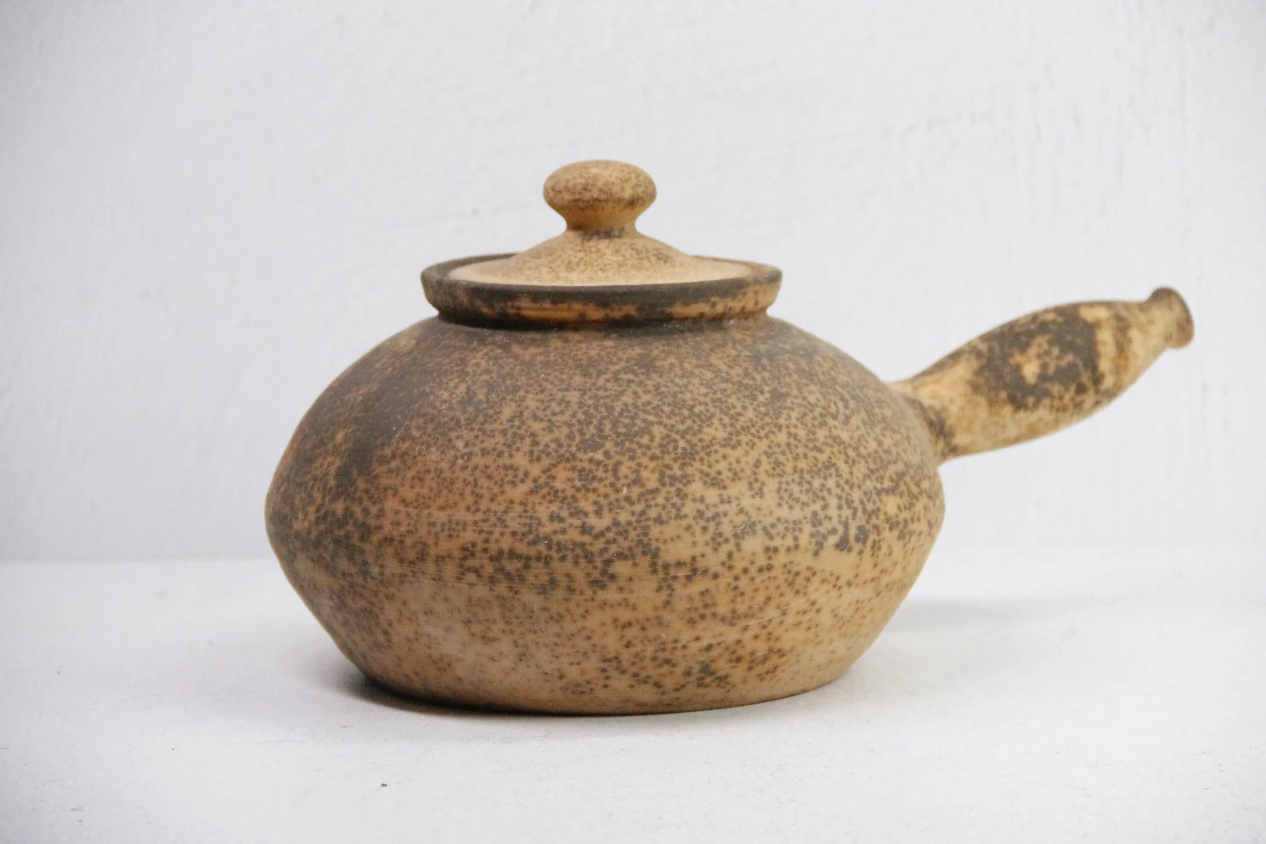MCM pottery Vase (DEB) MCM pottery Vase (DEB)