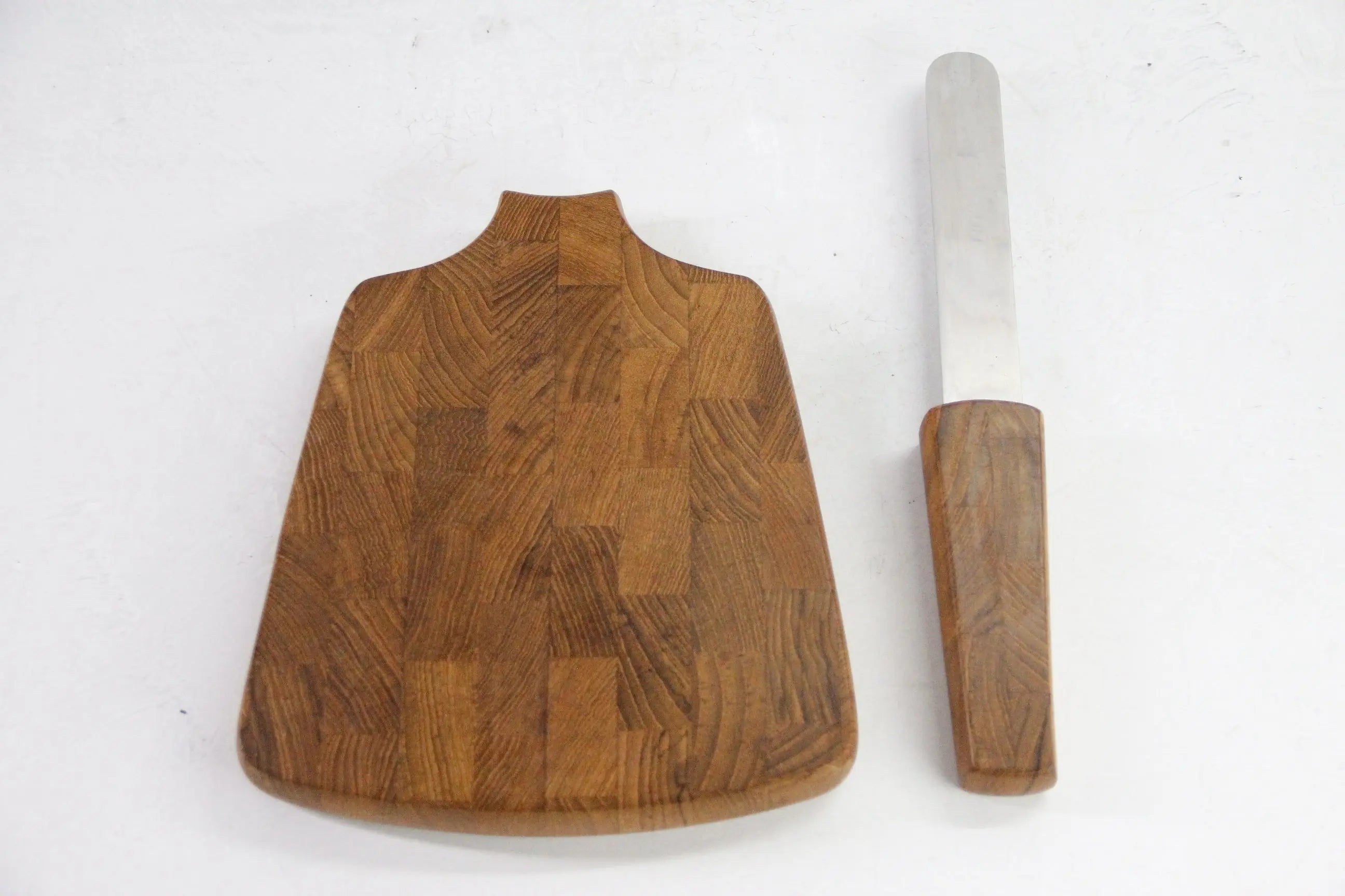 DANSK - DANSK／cutting board＆knife／teak Dansk International Teak Cutting / Cheese Board and Knife by
