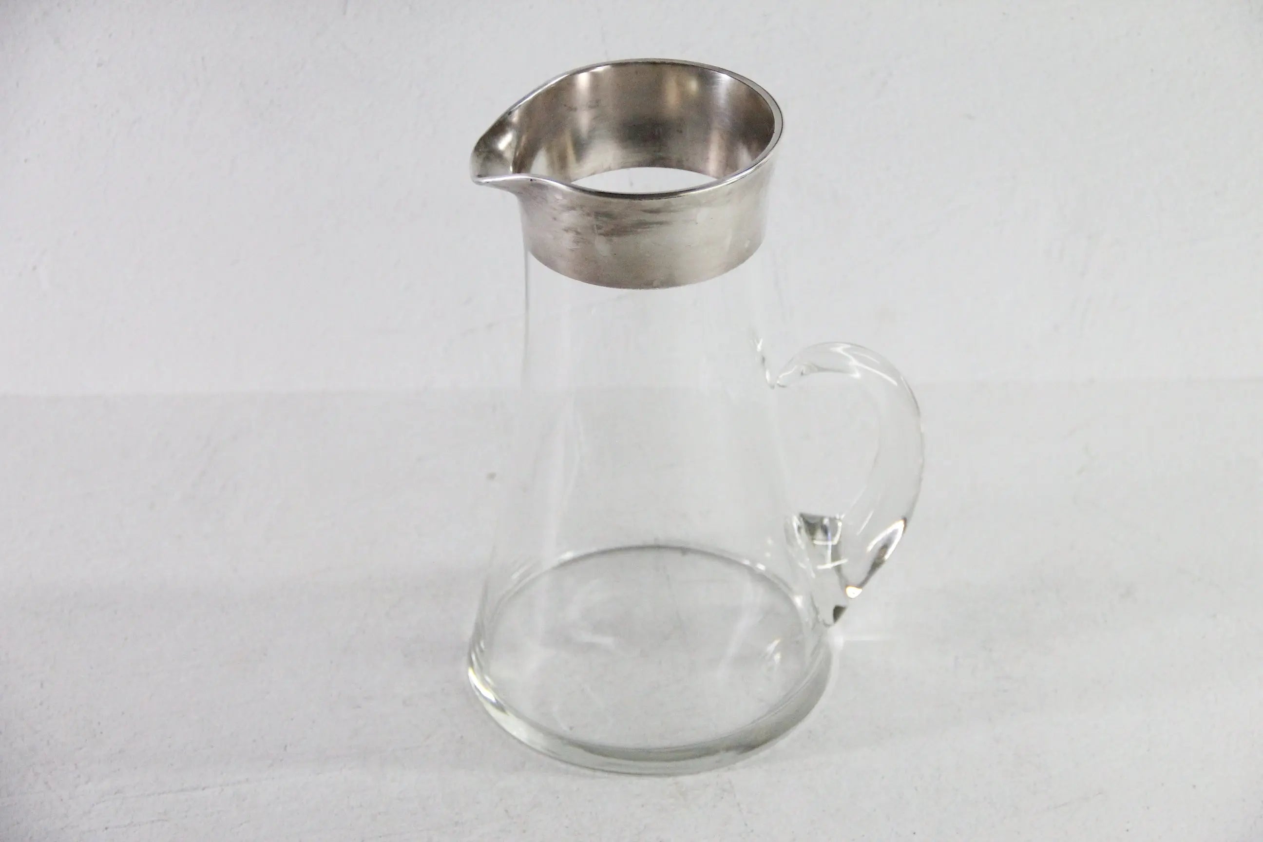 Dorothy Thorpe Pitcher | 64Oz Cocktail With Sterling Band  Debra Hall Lifestyle