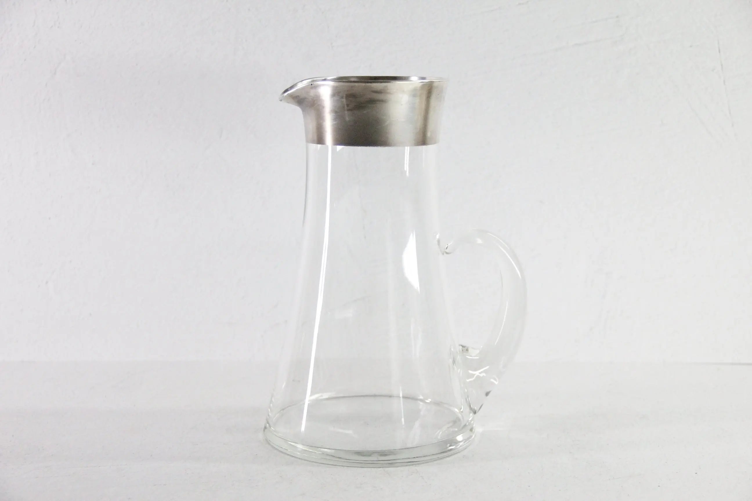 Dorothy Thorpe Pitcher | 64Oz Cocktail With Sterling Band  Debra Hall Lifestyle