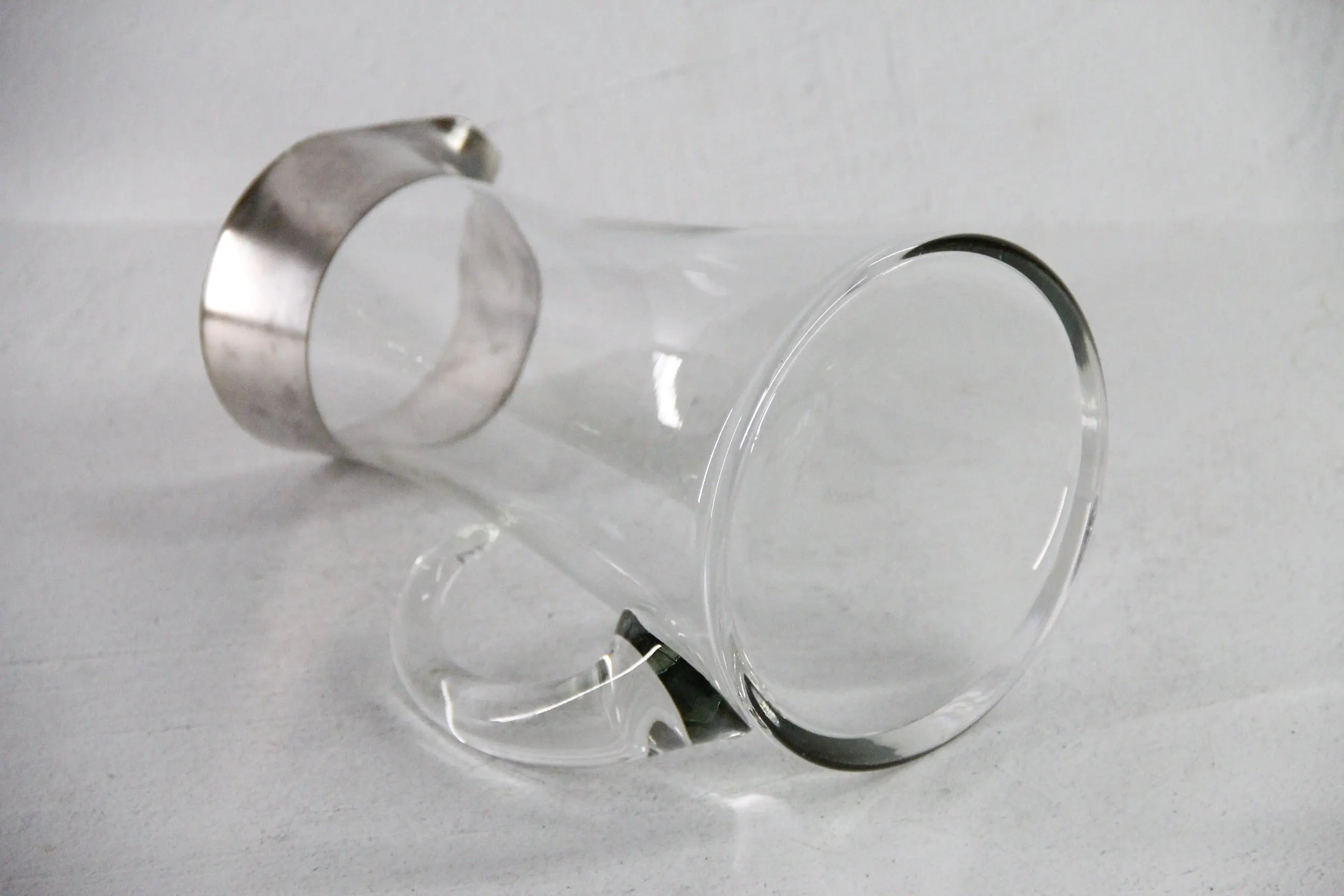 Dorothy Thorpe Pitcher | 64Oz Cocktail With Sterling Band  Debra Hall Lifestyle