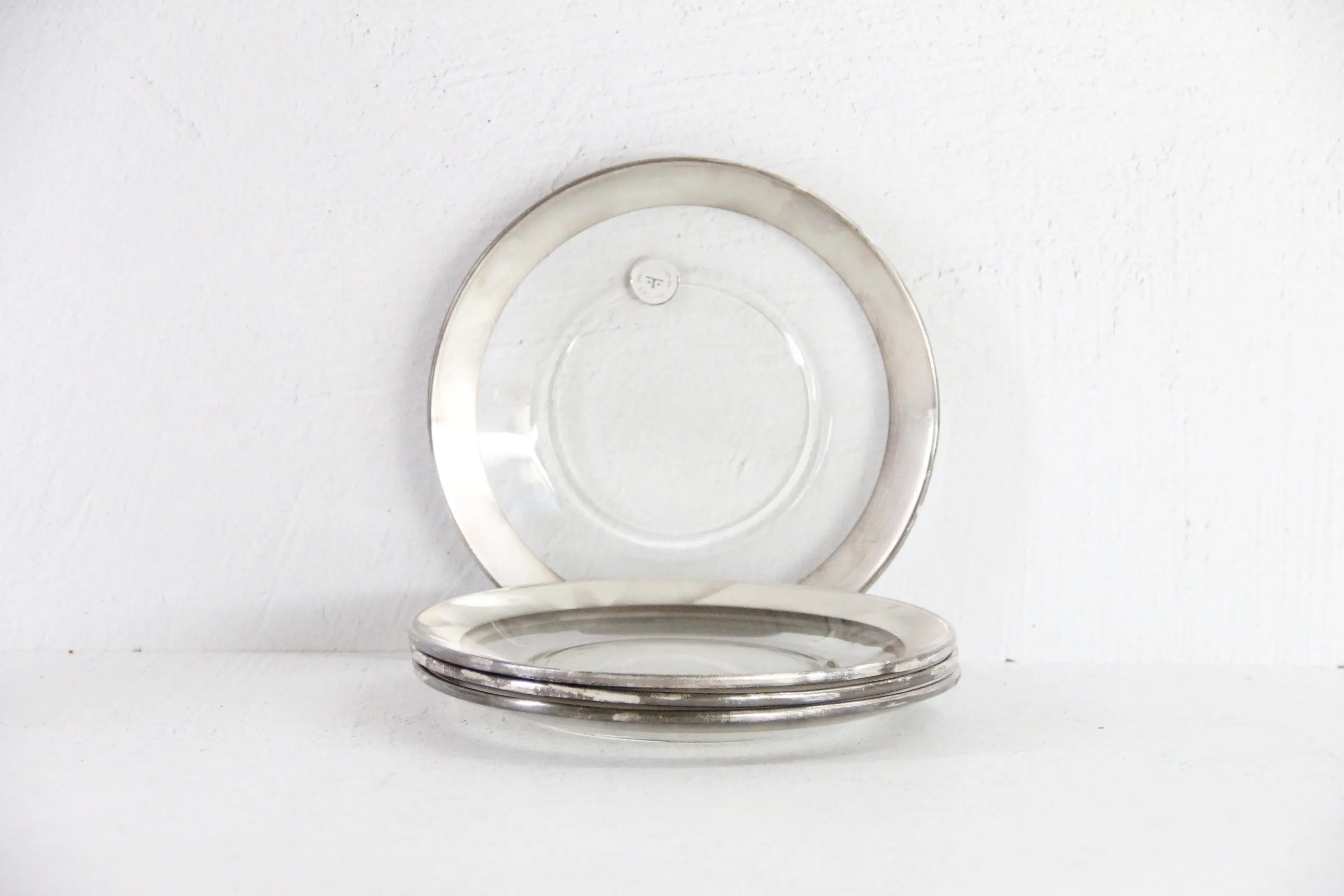 Dorothy Thorpe Plates  Debra Hall Lifestyle