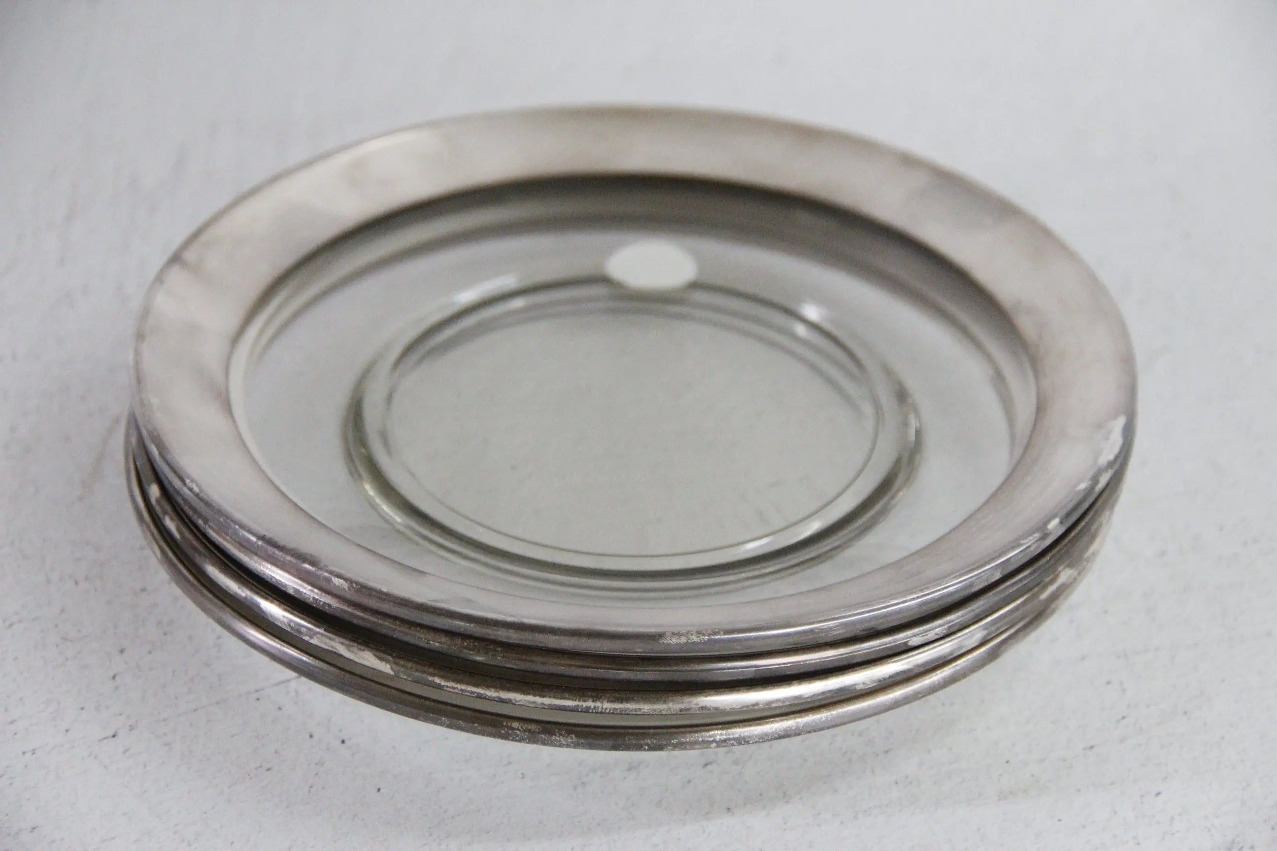 Dorothy Thorpe Plates  Debra Hall Lifestyle