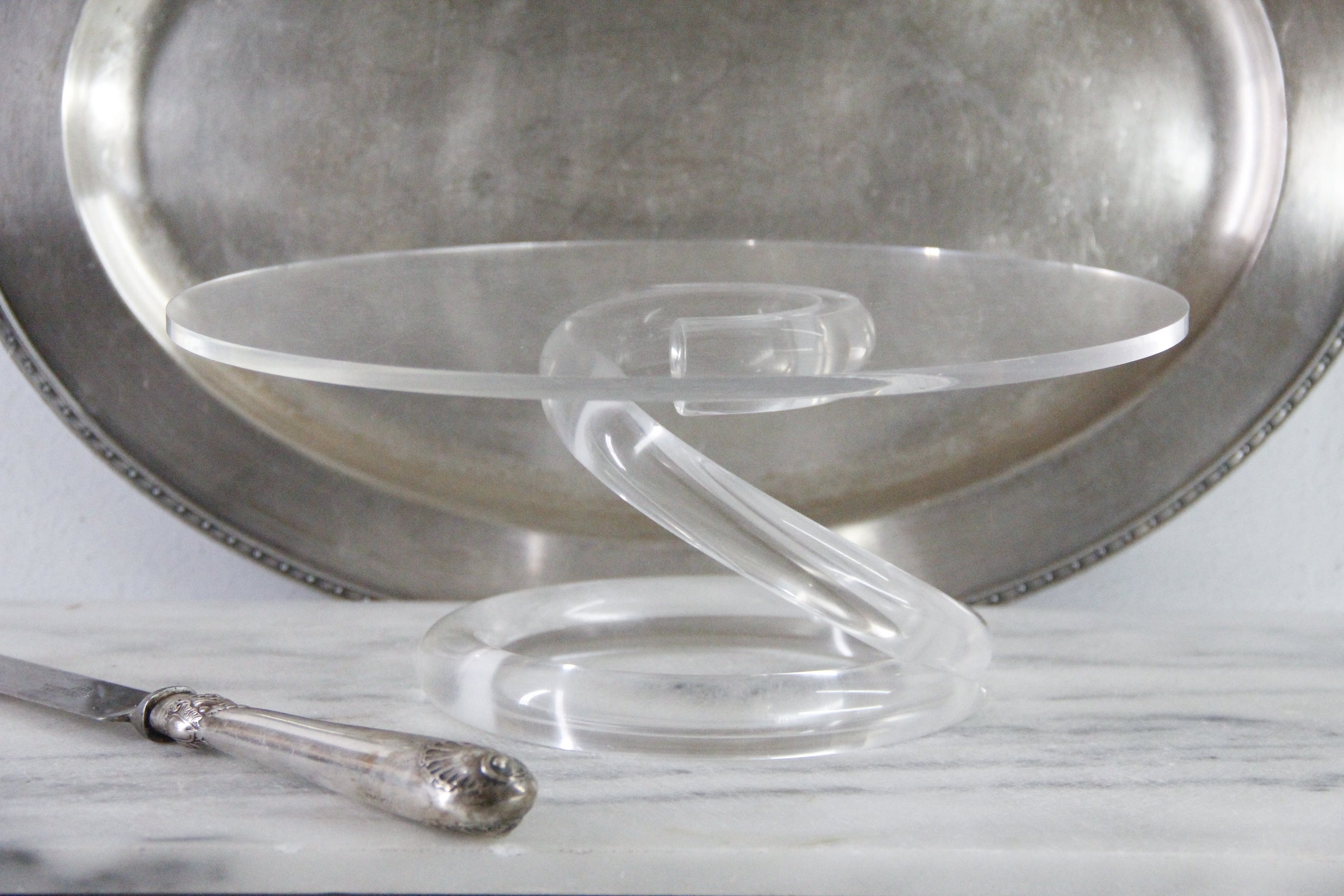 Lucite Cake Stand | Vintage MCM Spiral Pedestal
