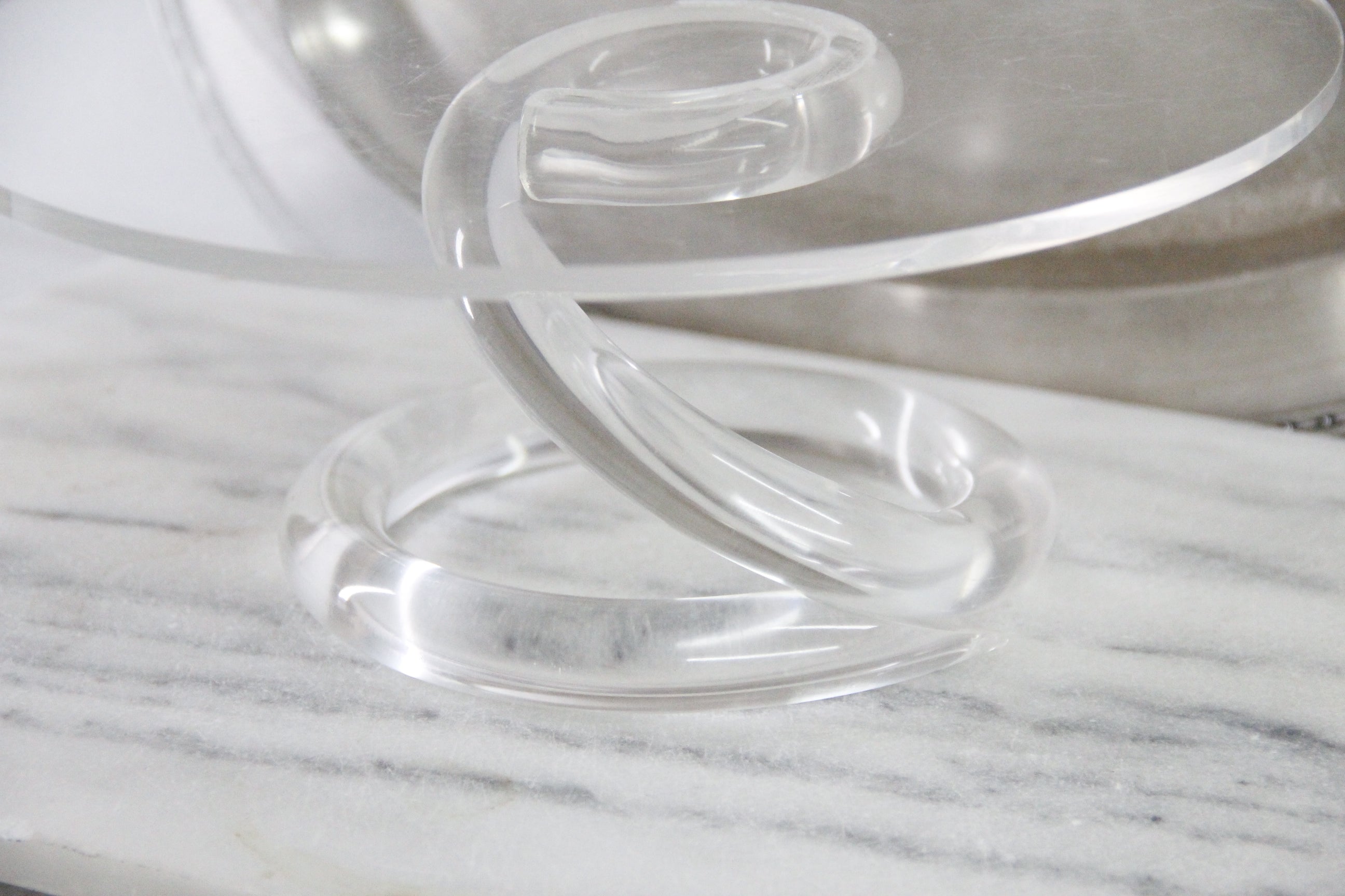 Lucite Cake Stand | Vintage MCM Spiral Pedestal