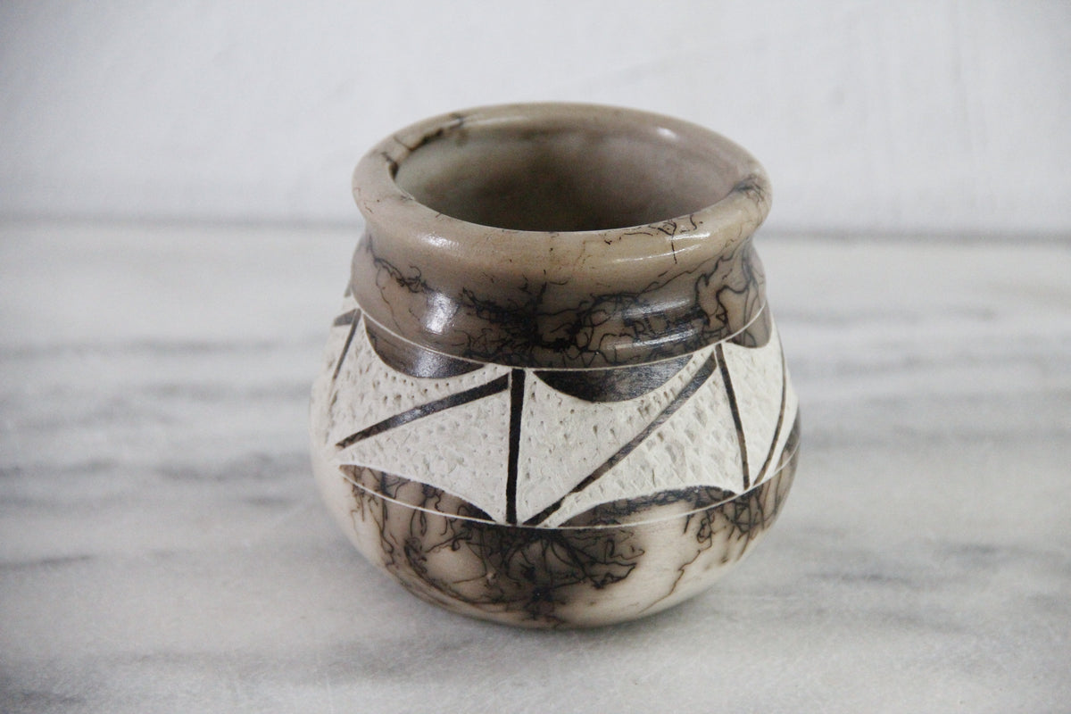 Native American Horse Hair Pottery | Signed T Vail JR