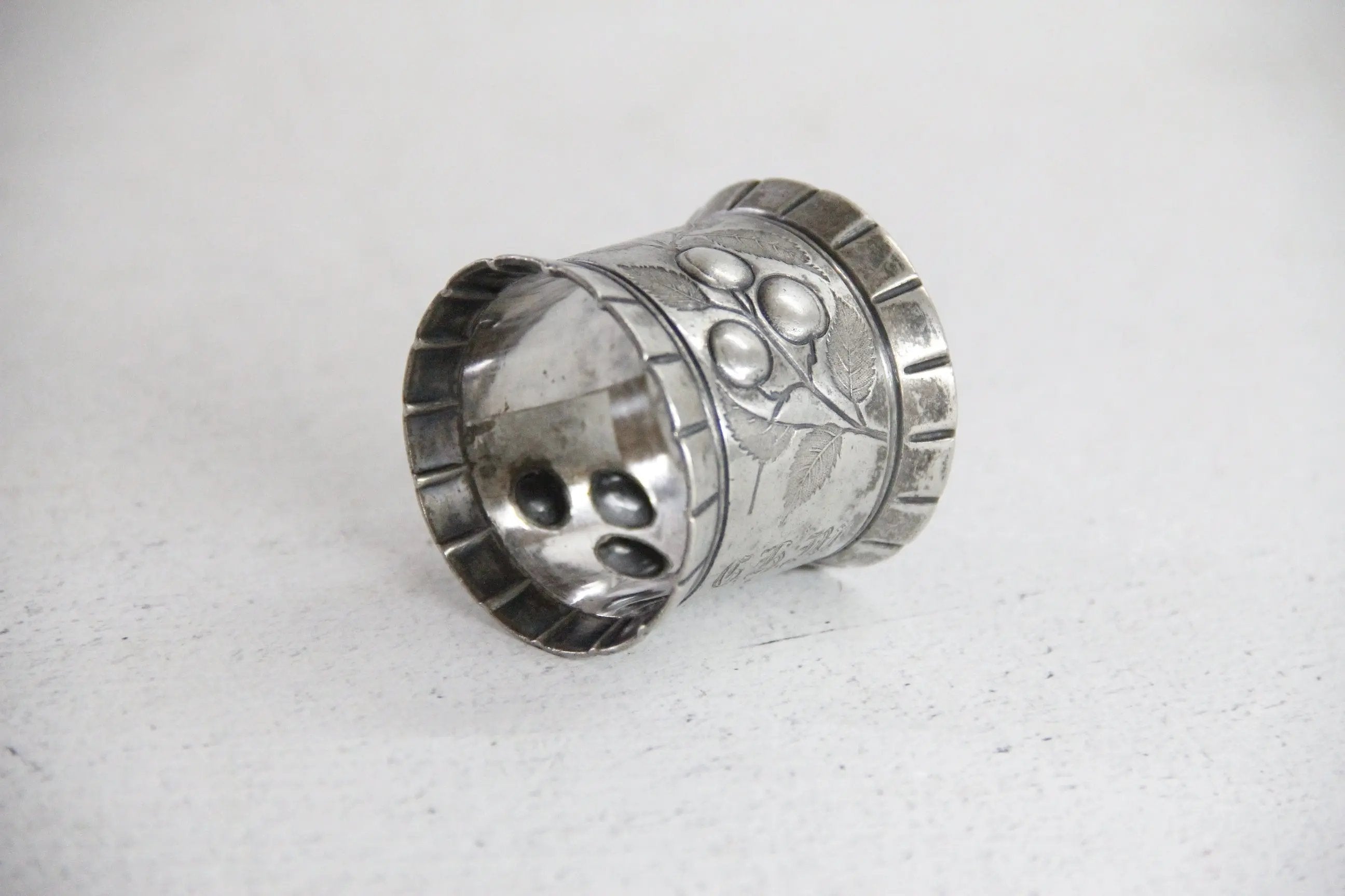 Napkin Ring Berry branch  Debra Hall Lifestyle