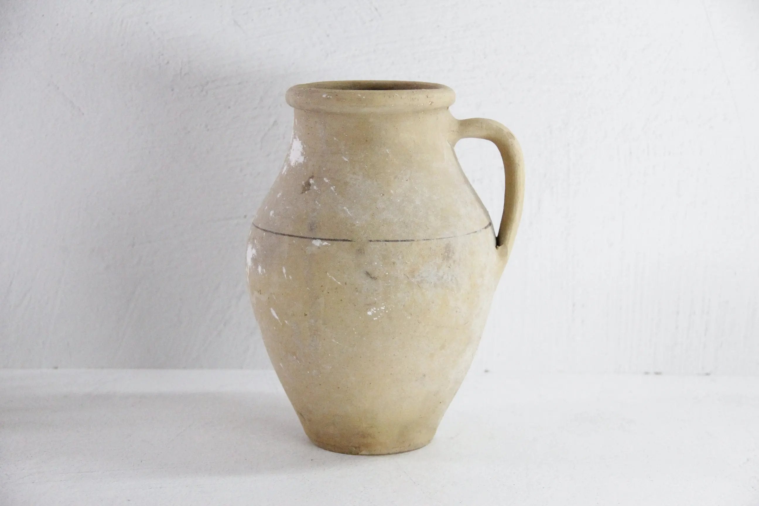 Olive Pot Neutral  Debra Hall Lifestyle