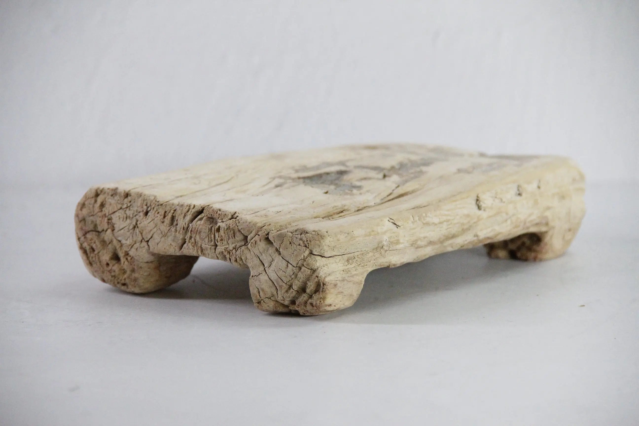 Small Riser  Debra Hall Lifestyle