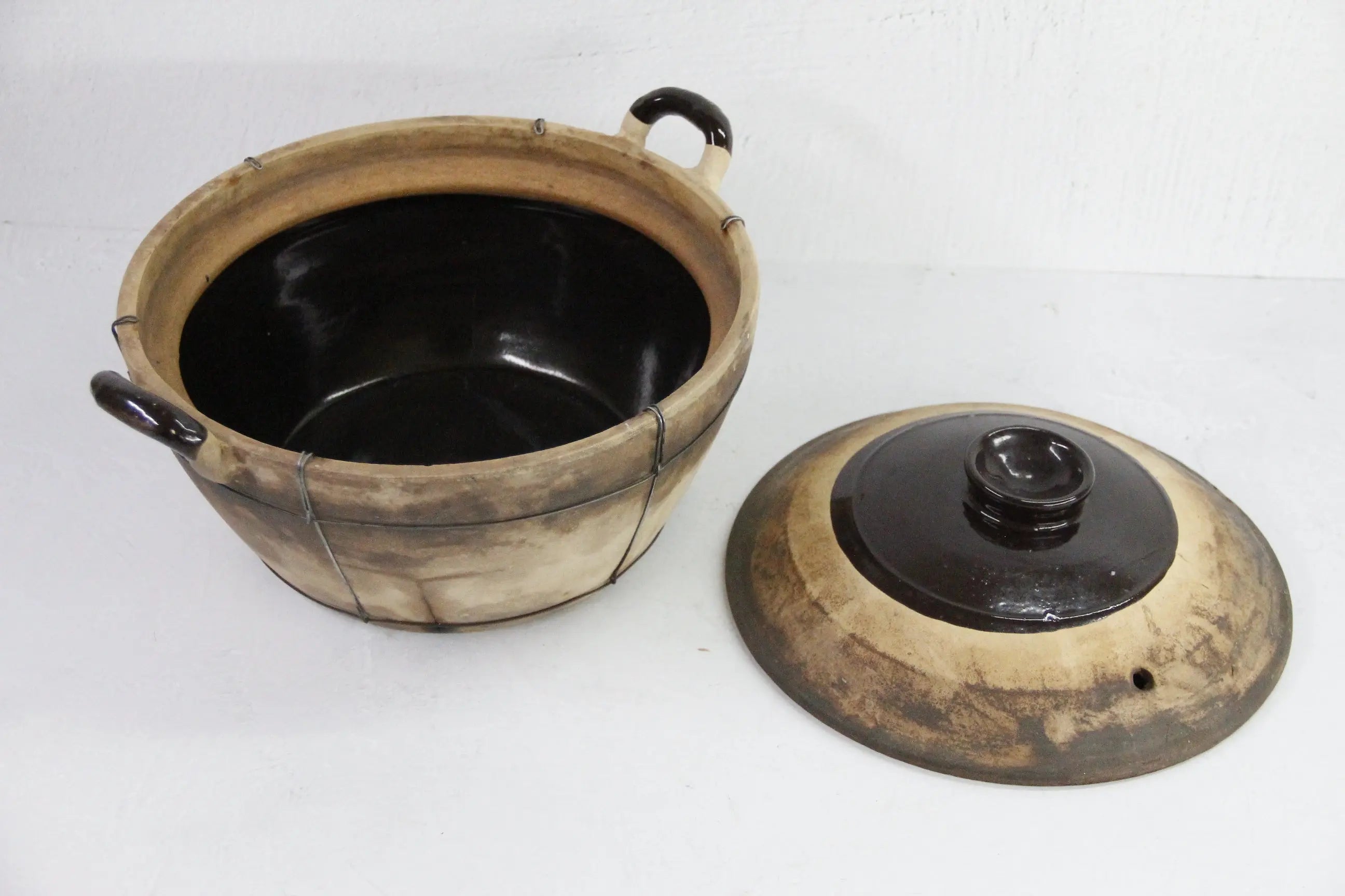 Vintage Chinese Clay Pot With Lid | Wired Cookware  Debra Hall Lifestyle
