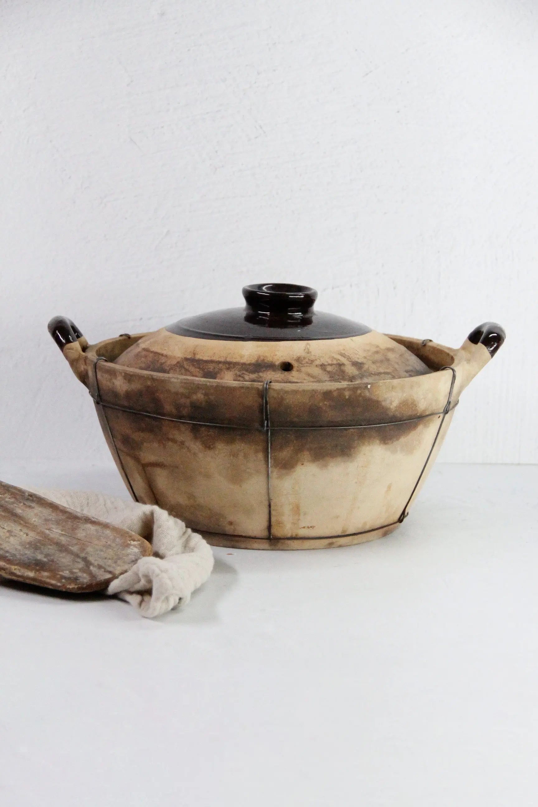 Vintage Chinese Clay Pot With Lid | Wired Cookware  Debra Hall Lifestyle