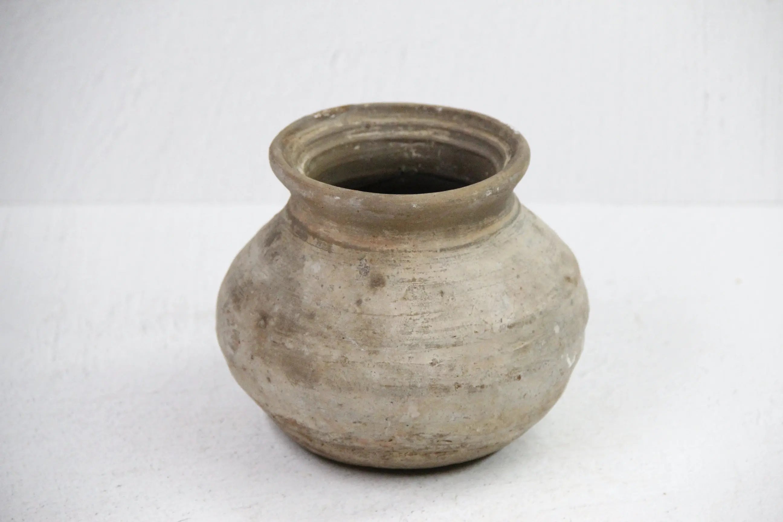Vintage Clay Pot Medium | Cook Vessel-Mocha Brown  Debra Hall Lifestyle