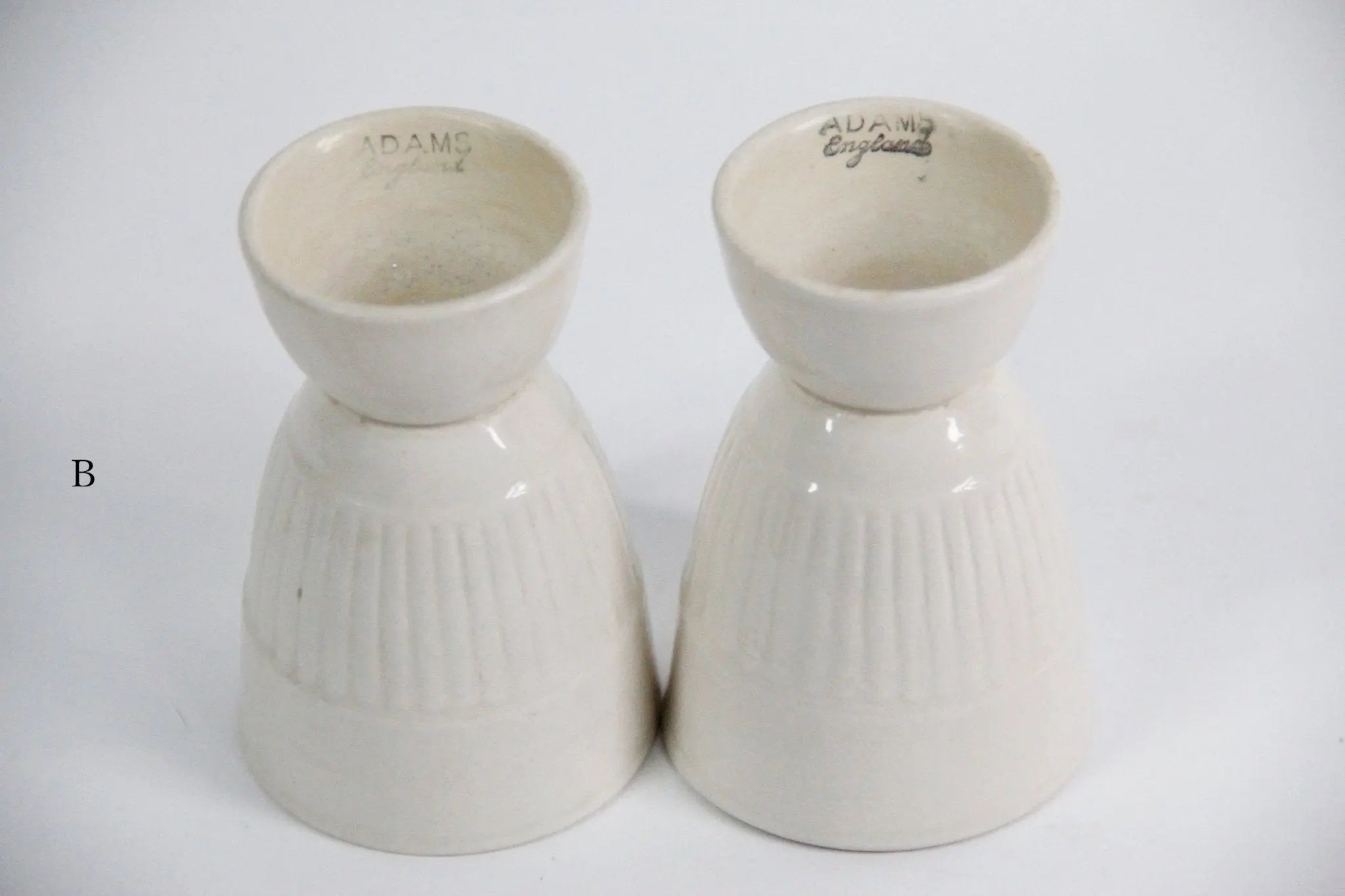 UFO Eggcup - White Alien-Themed Egg Holder For Breakfast Fun