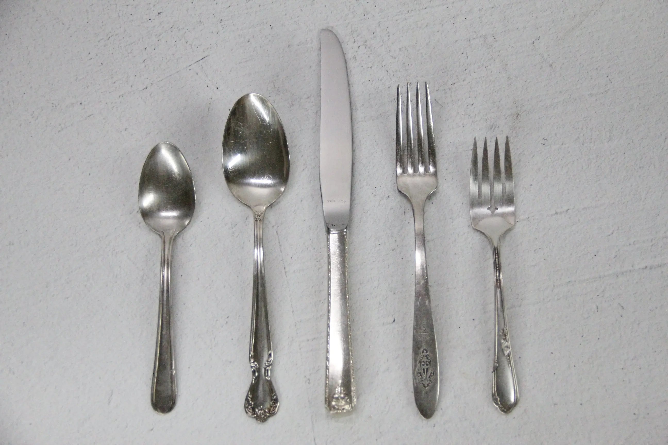 WERPOWER 60-Piece Silverware Set, E-Far Stainless Steel Flatware Set Service for 12, Tableware Cutlery Set for Home Restaurant Part WERPOWER 60-Piece Silverware Set, E-Far Stainless Steel Flatware Set Service for 12, Tableware Cutlery Set for Home Restaurant Part