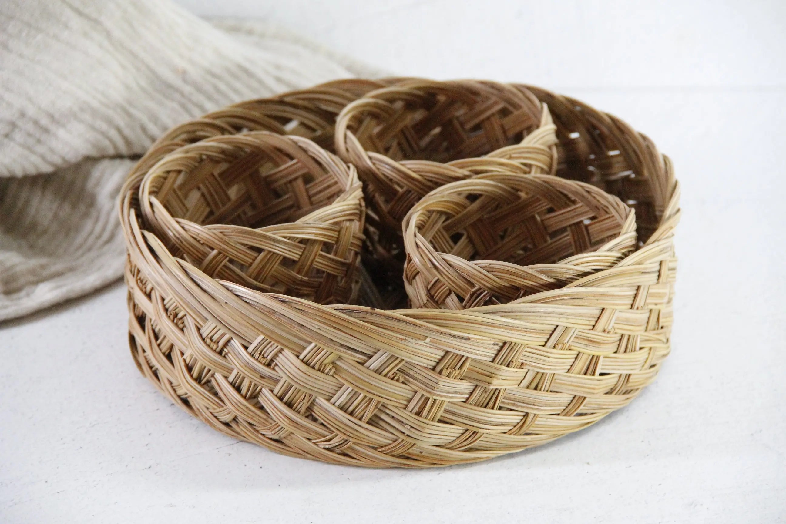 Vintage Rattan Tray With Beverage Holders| Set of 4