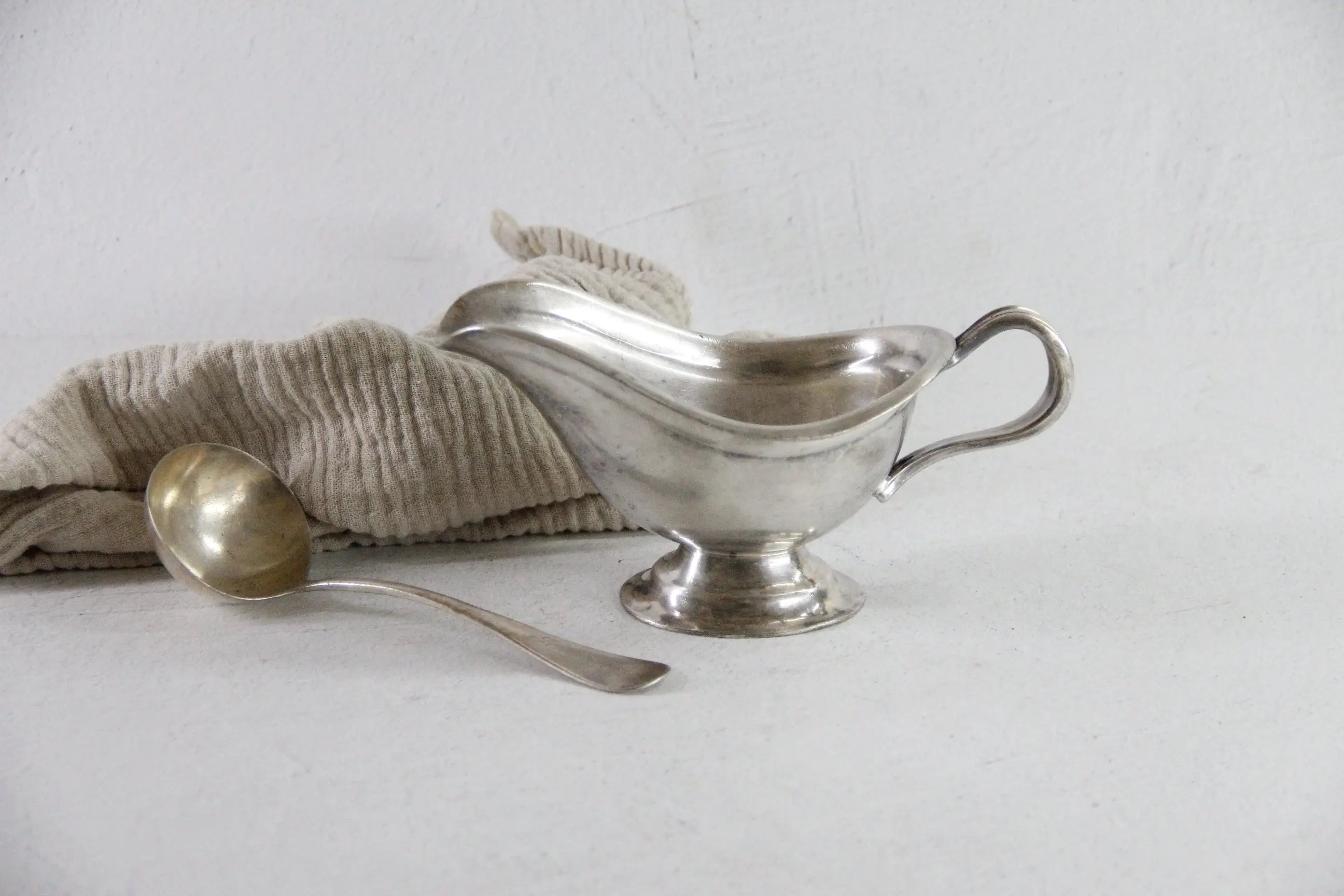 Vintage Silver Gravy Boat | Hotel Silver Soldered Reed & Barton  Debra Hall Lifestyle