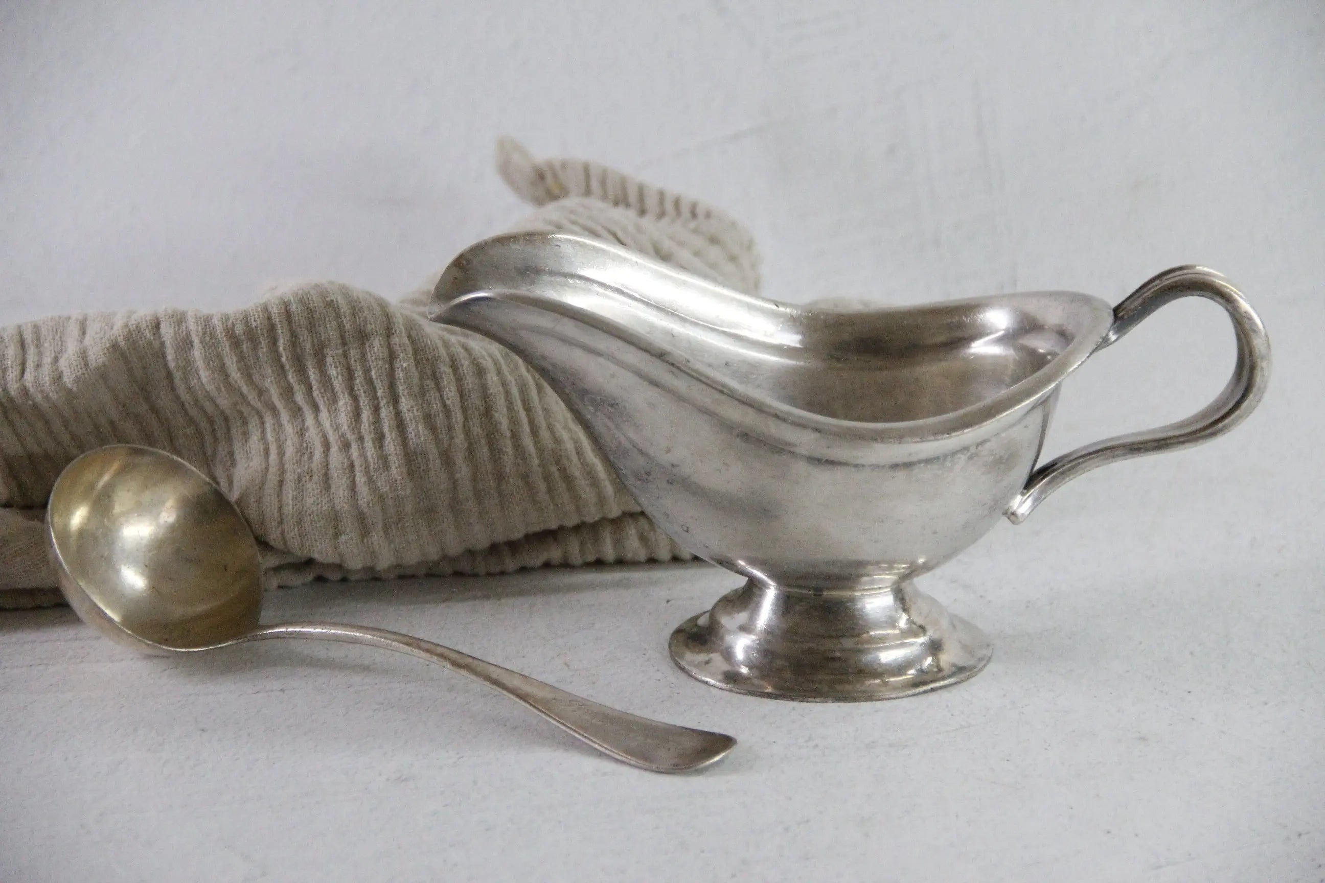 Vintage Silver Gravy Boat | Hotel Silver Soldered Reed & Barton  Debra Hall Lifestyle