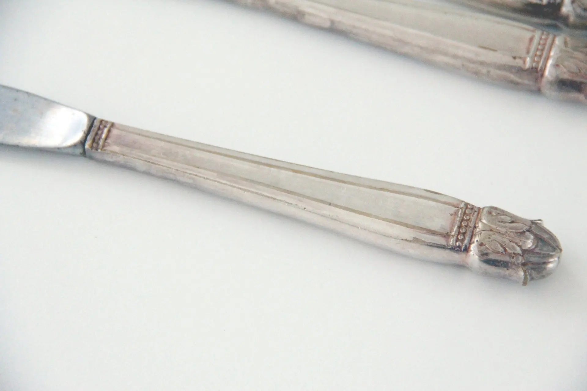 Vintage Silverplate Flatware | Knives 4 Pcs.  Debra Hall Lifestyle