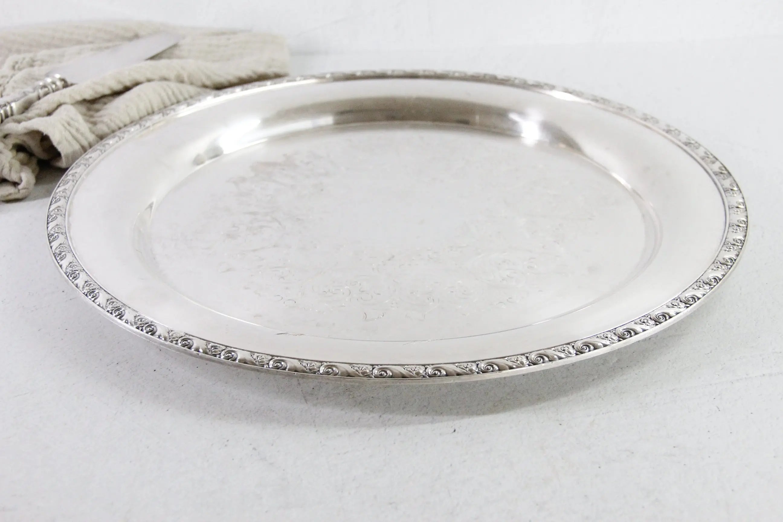 Vintage Silverplate Tray | Tudor Queen Bess 15" Gallery