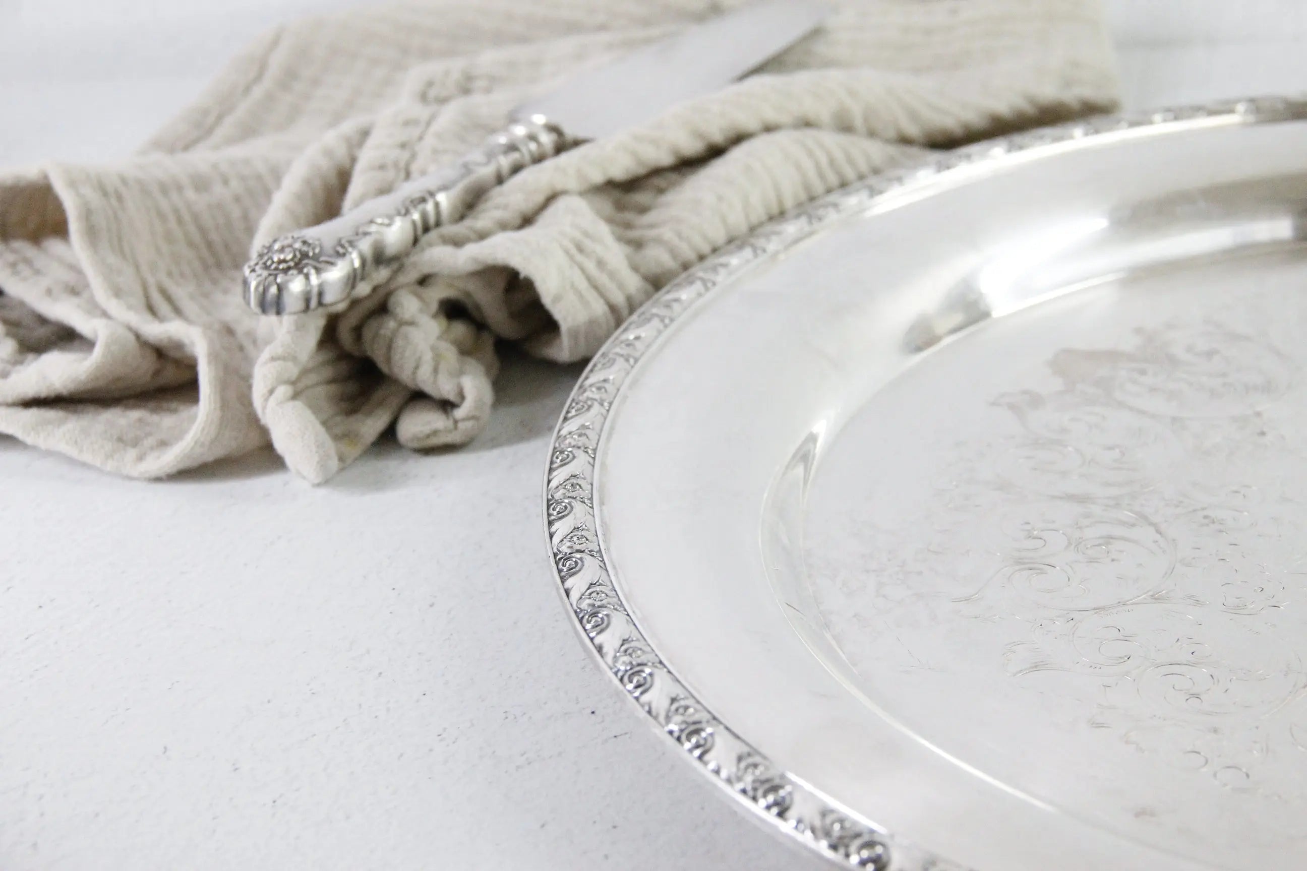 Vintage Silverplate Tray | Tudor Queen Bess 15" Gallery
