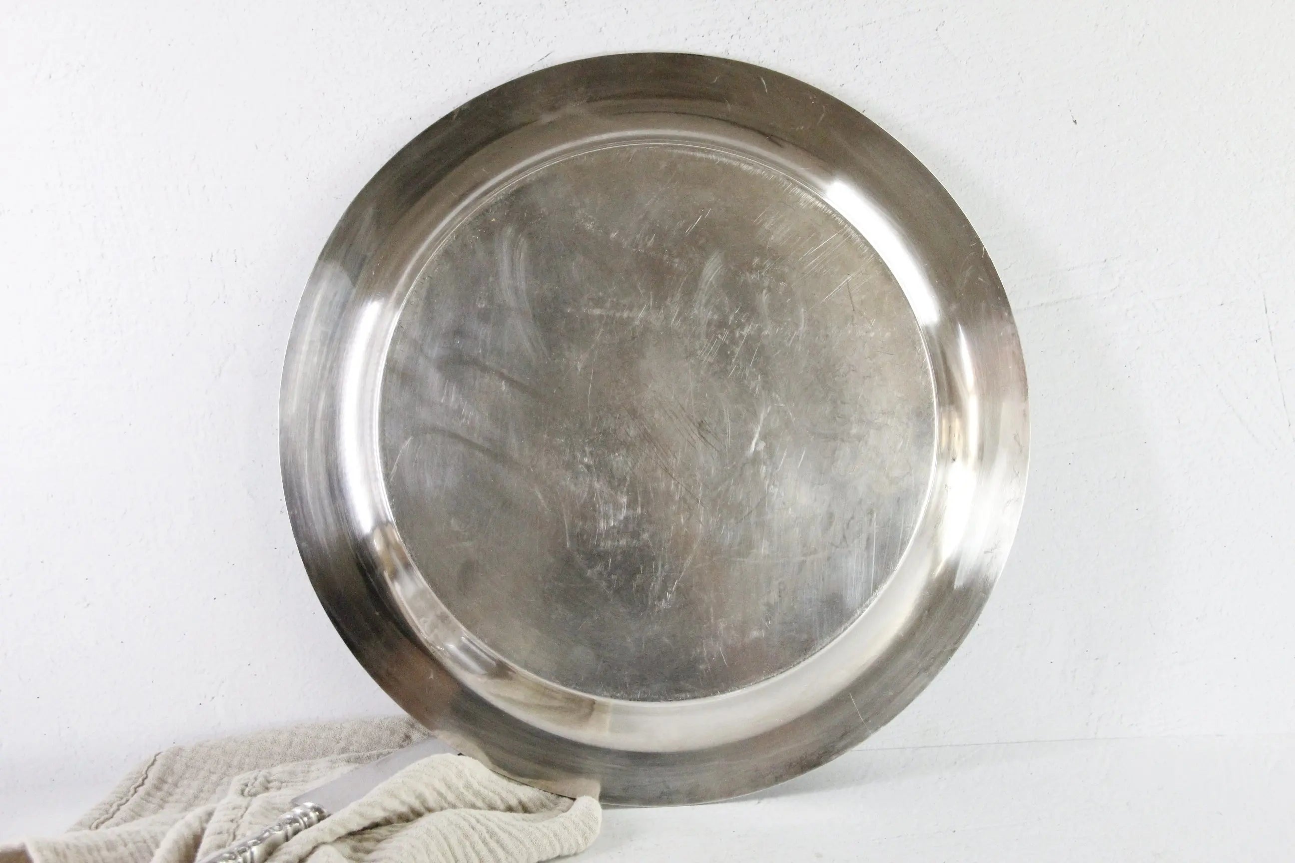 Vintage Silverplate Tray | Tudor Queen Bess 15" Gallery
