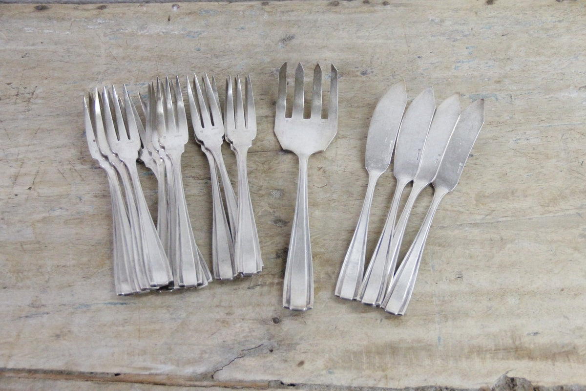 Antique Boulenger French Silverplate Fish Flatware Set of 17 - Debra Hall Lifestyle