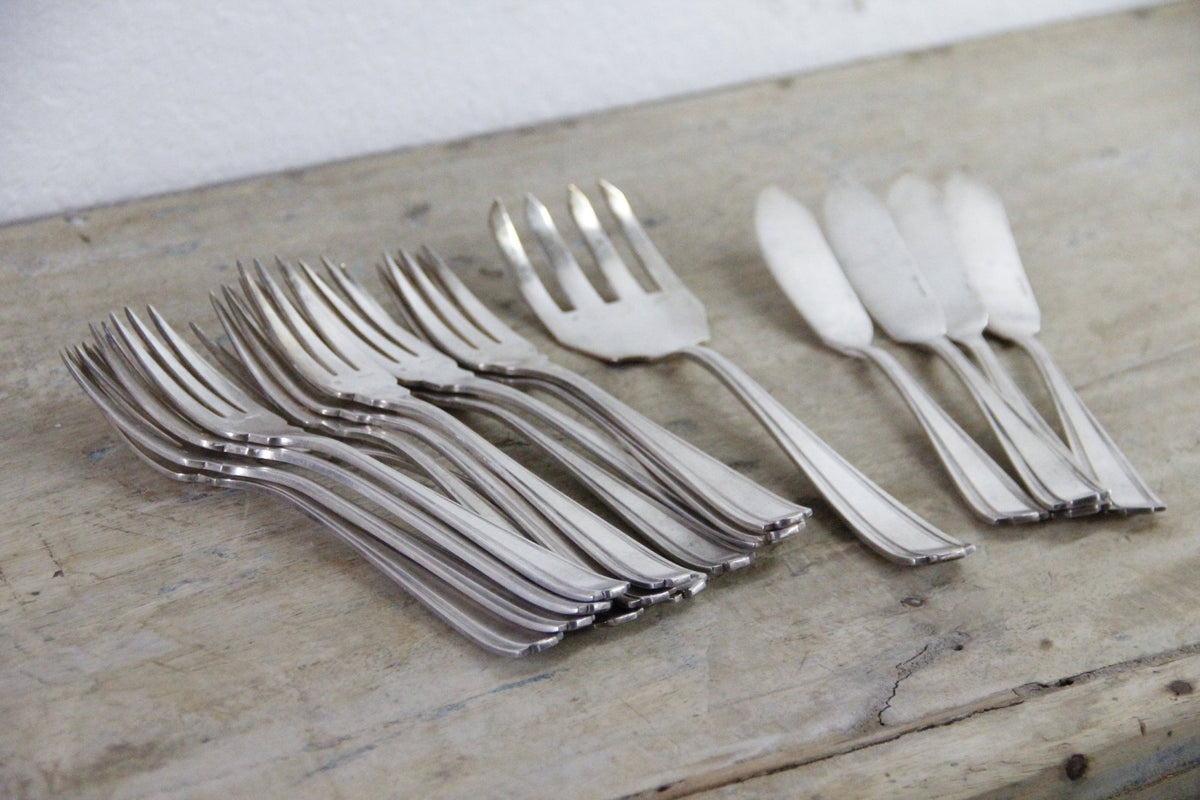 Antique Boulenger French Silverplate Fish Flatware Set of 17 - Debra Hall Lifestyle