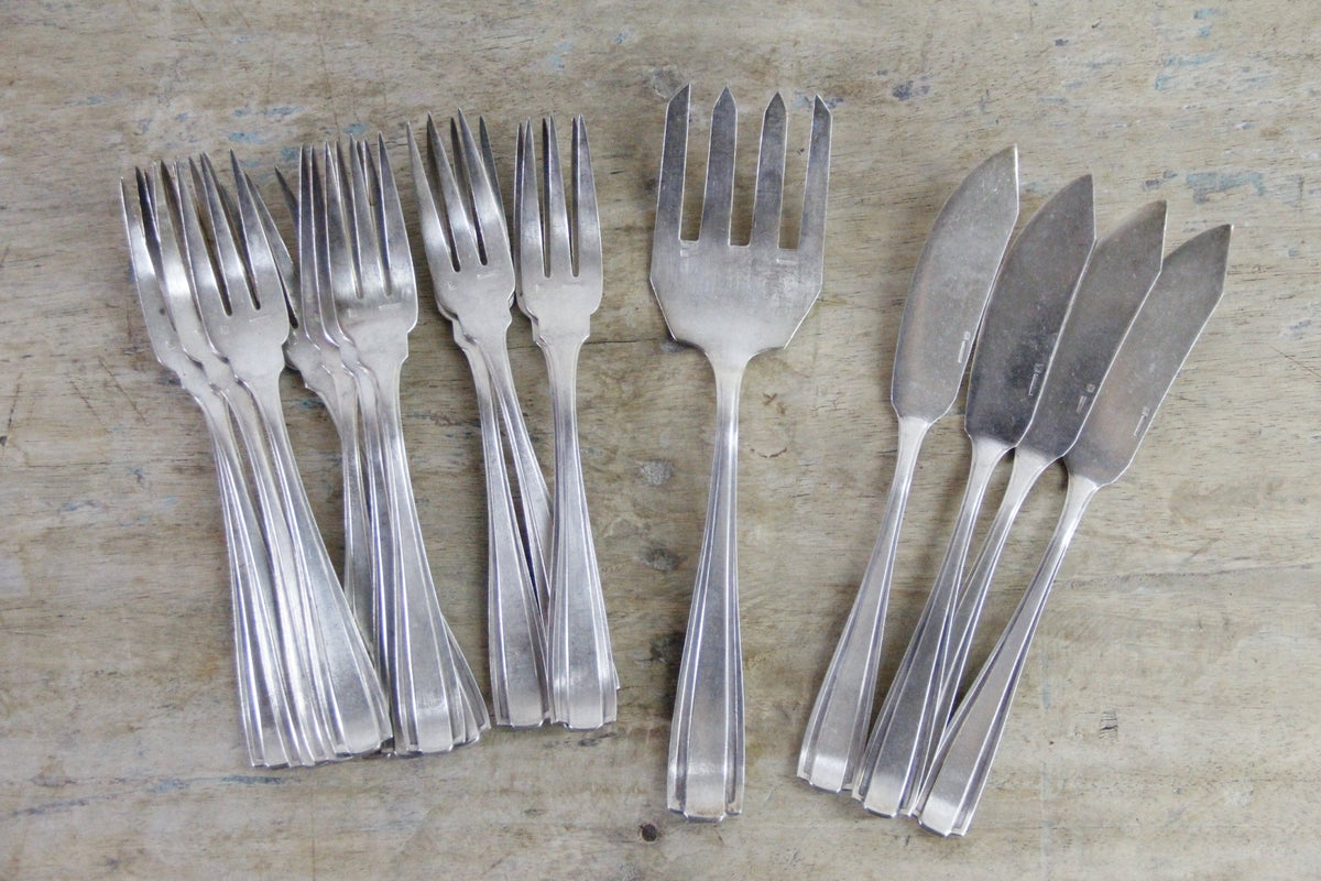 Antique Boulenger French Silverplate Fish Flatware Set of 17 - Debra Hall Lifestyle