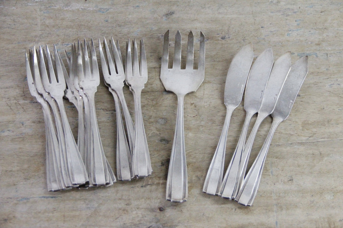 Antique Boulenger French Silverplate Fish Flatware Set of 17 - Debra Hall Lifestyle