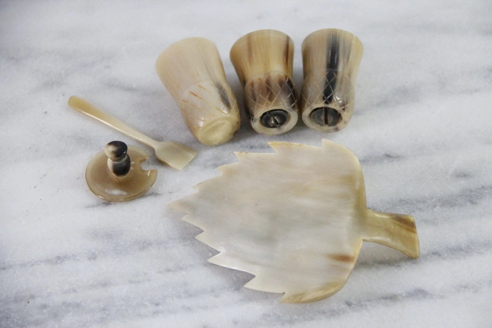 Antique Cruet Set Scottish Thistle Horn and Bone 4 Pc Set - Debra Hall Lifestyle