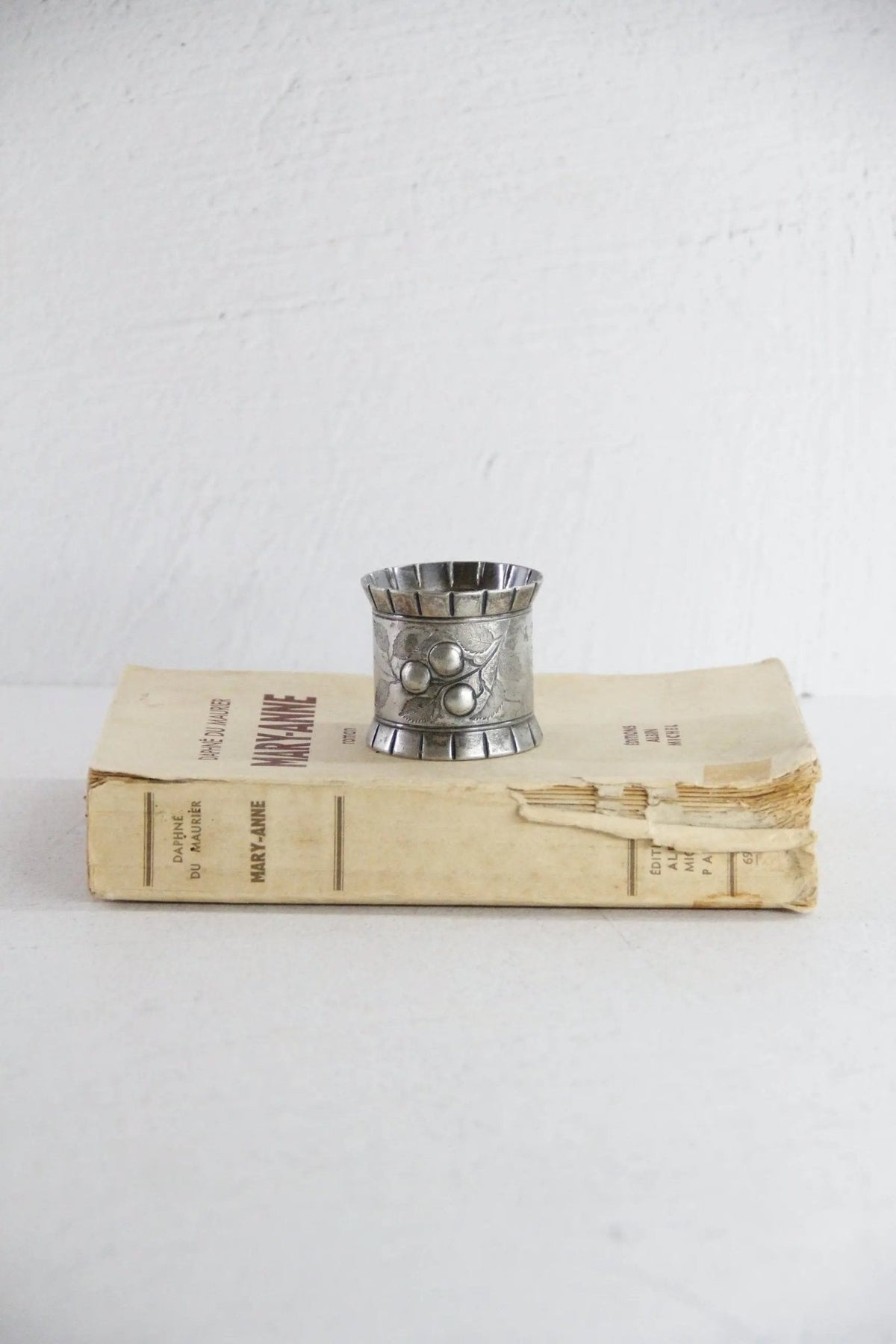 Antique Silver Plated Napkin Ring |Stone Fruit Etched - Debra Hall Lifestyle