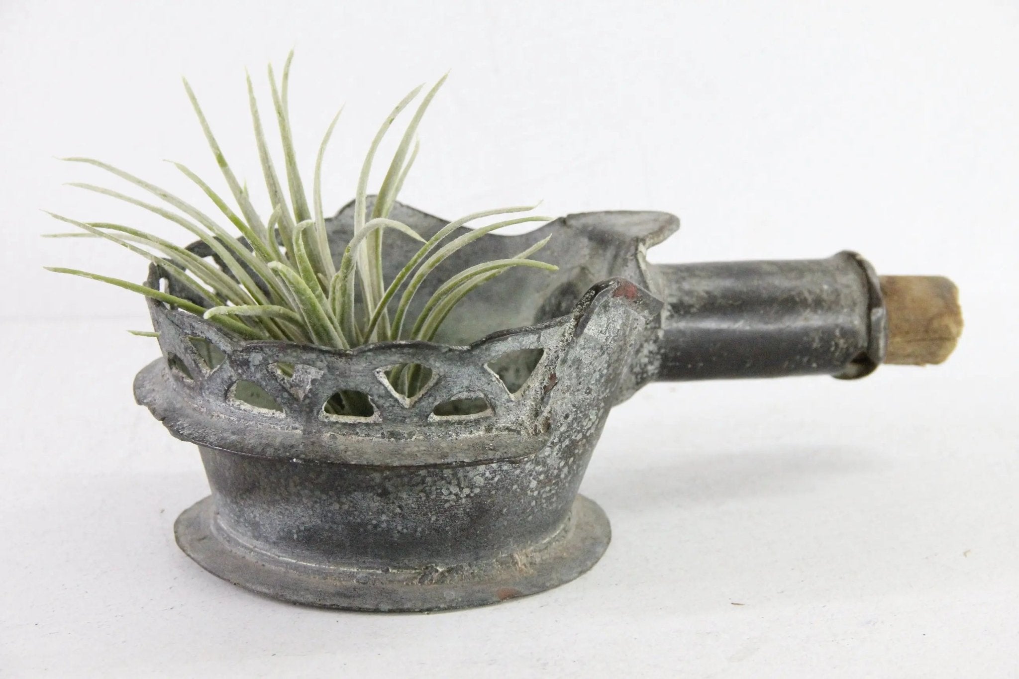 Chinese Silk Iron 18th Century Reticulated Bronze Open Pan - Debra Hall Lifestyle