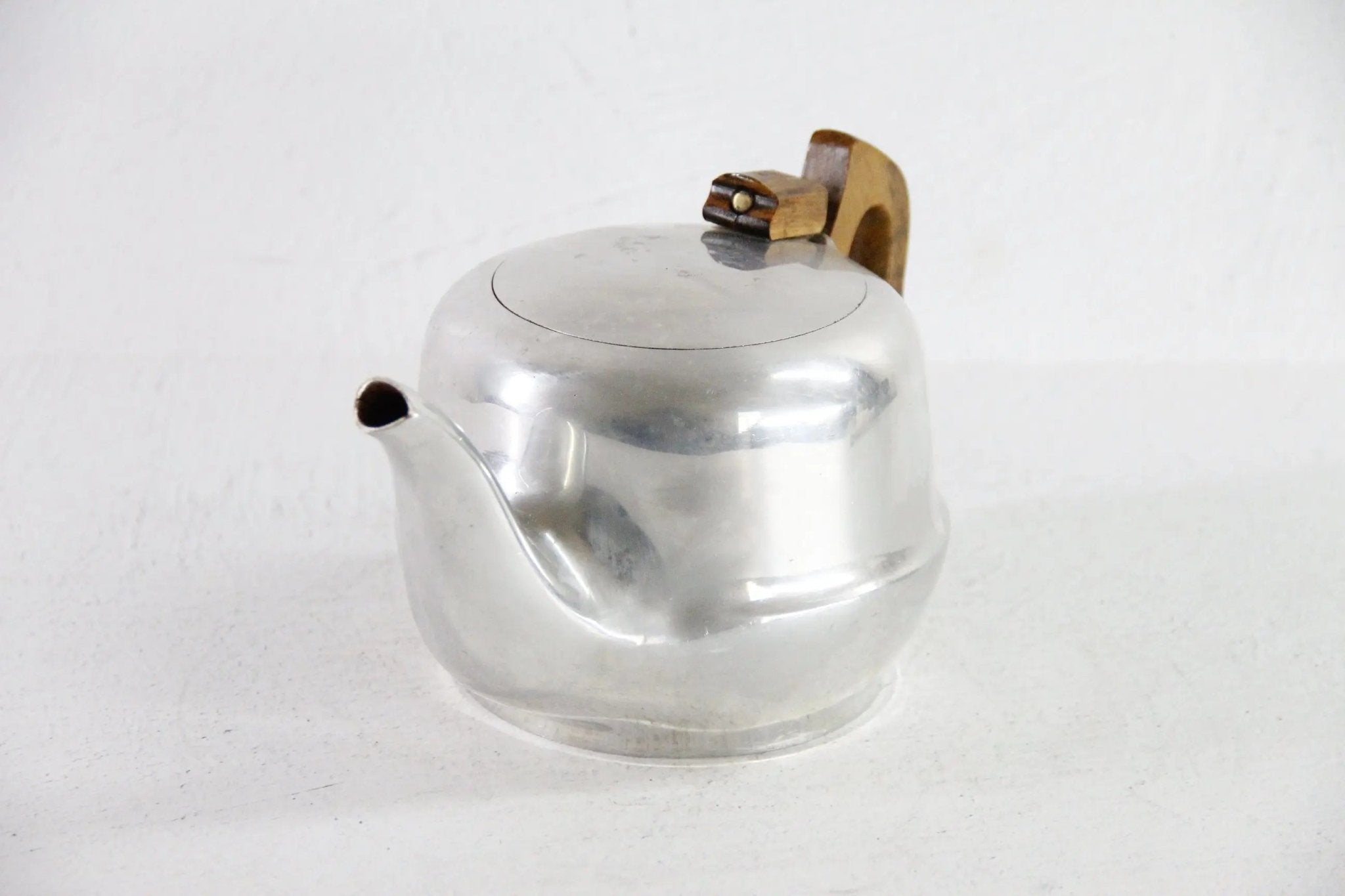 Mid-Century Modern Tea Kettle England | Picquot Ware - Debra Hall Lifestyle