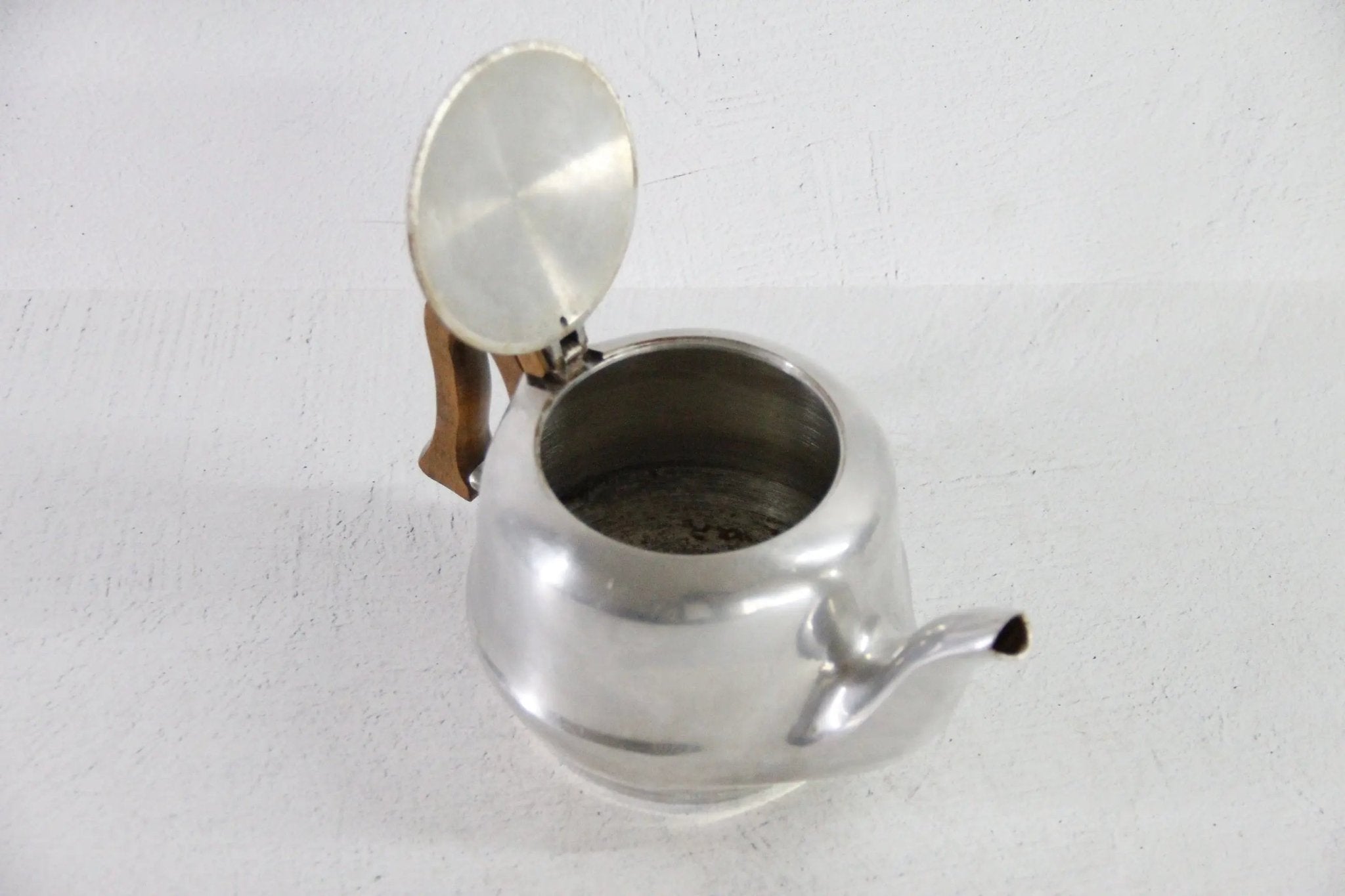 Mid-Century Modern Tea Kettle England | Picquot Ware - Debra Hall Lifestyle