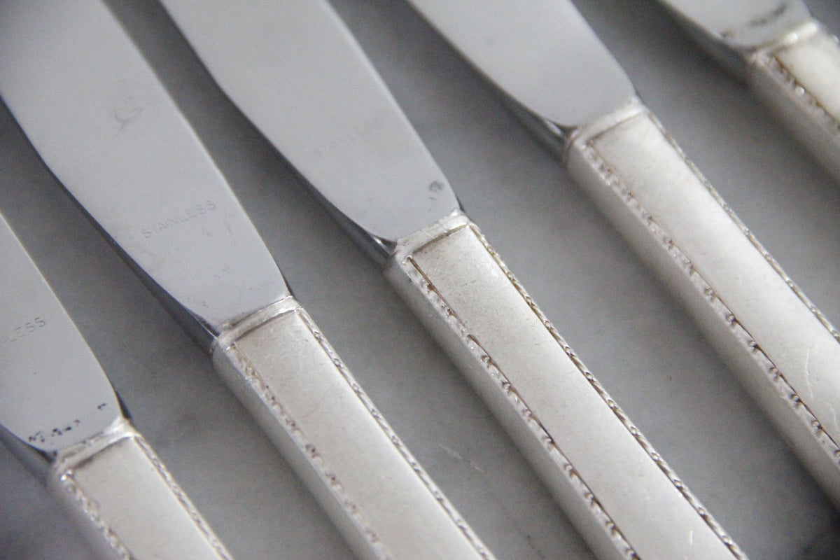 Vintage Oneida Bordeaux Dinner Knives | Silverplate Set of 6 - Debra Hall Lifestyle