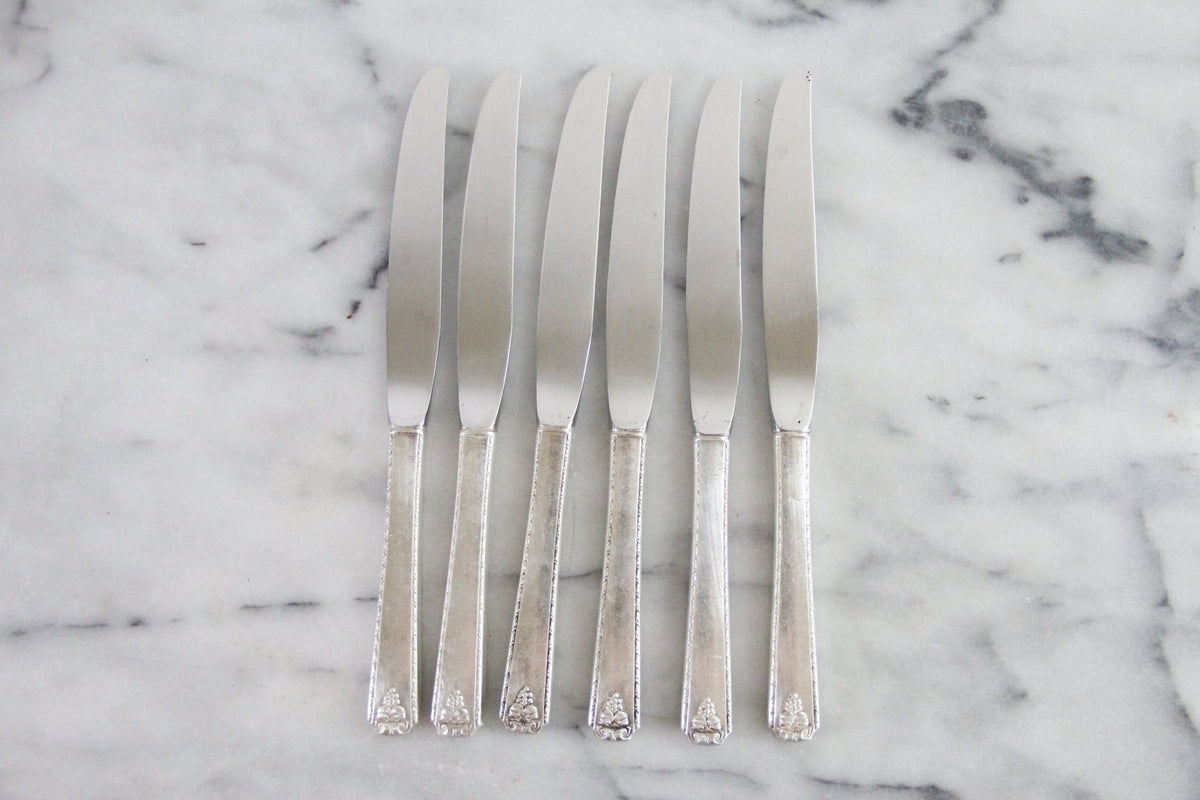 Vintage Oneida Bordeaux Dinner Knives | Silverplate Set of 6 - Debra Hall Lifestyle
