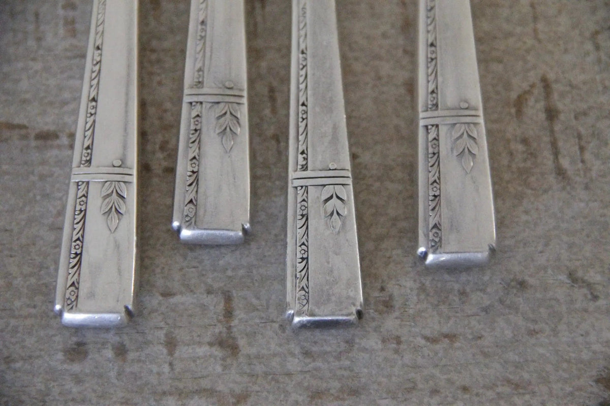 Vintage Silver Plated Flatware | Grille Knives Matching - Debra Hall Lifestyle