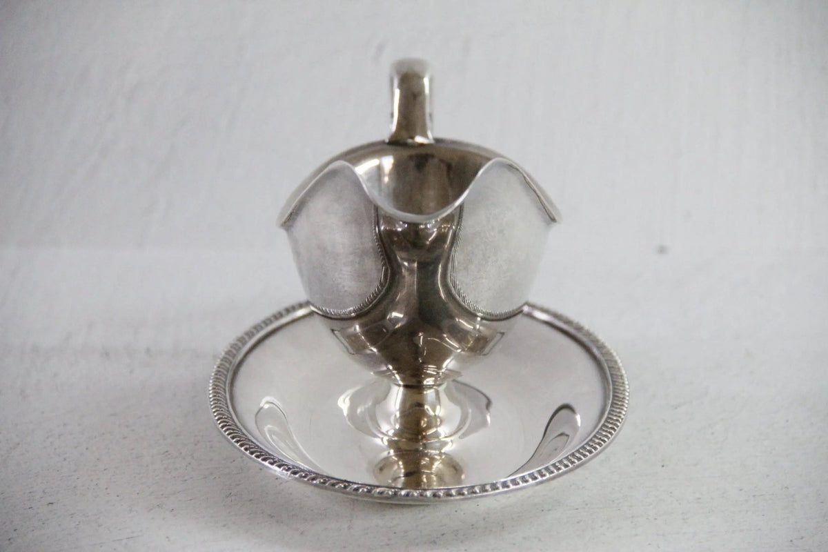 Vintage Silver-Plated Gravy Boat W/ Handle & Attached Underplate, WM Rogers - Debra Hall Lifestyle