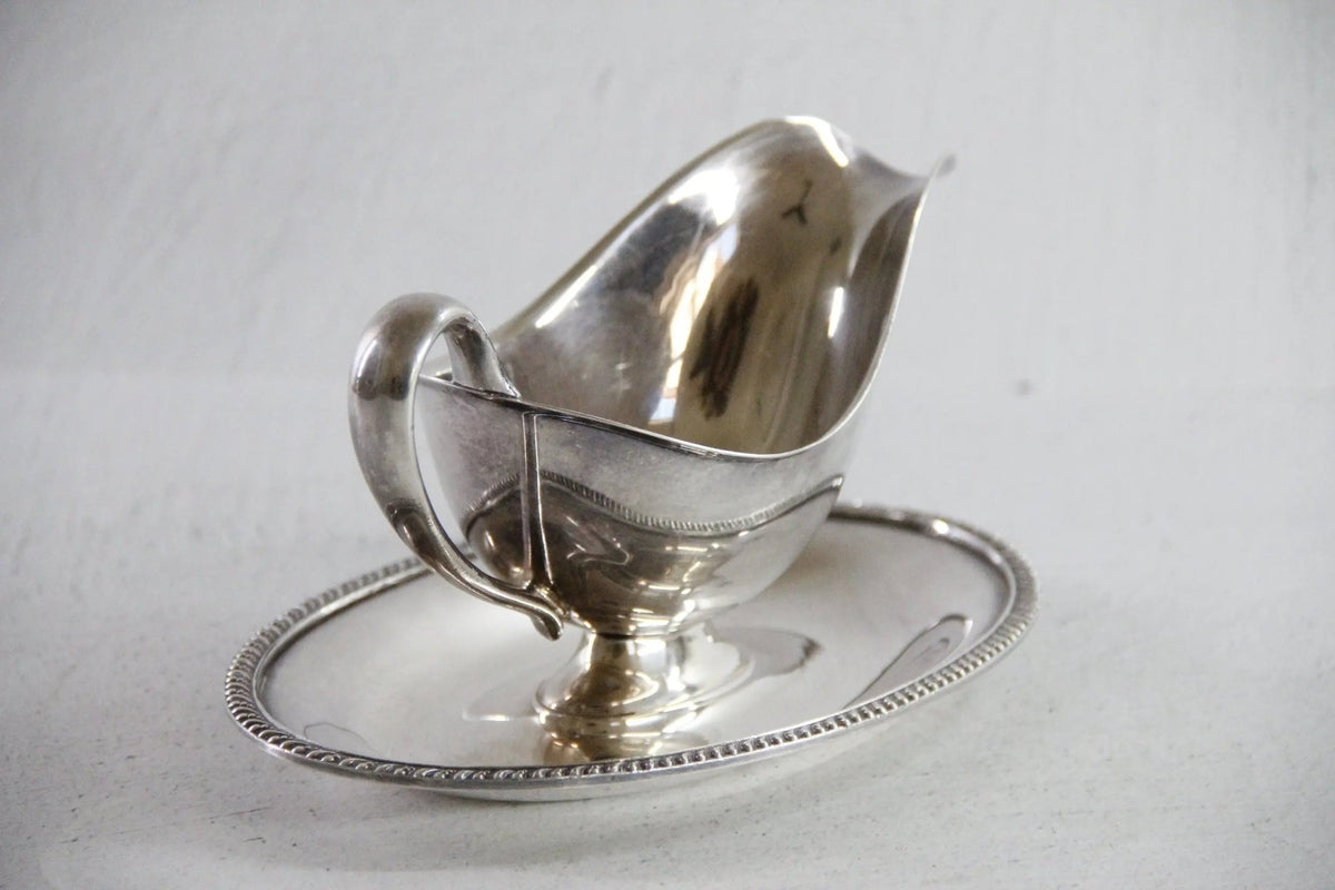 Vintage Silver-Plated Gravy Boat W/ Handle & Attached Underplate, WM Rogers - Debra Hall Lifestyle