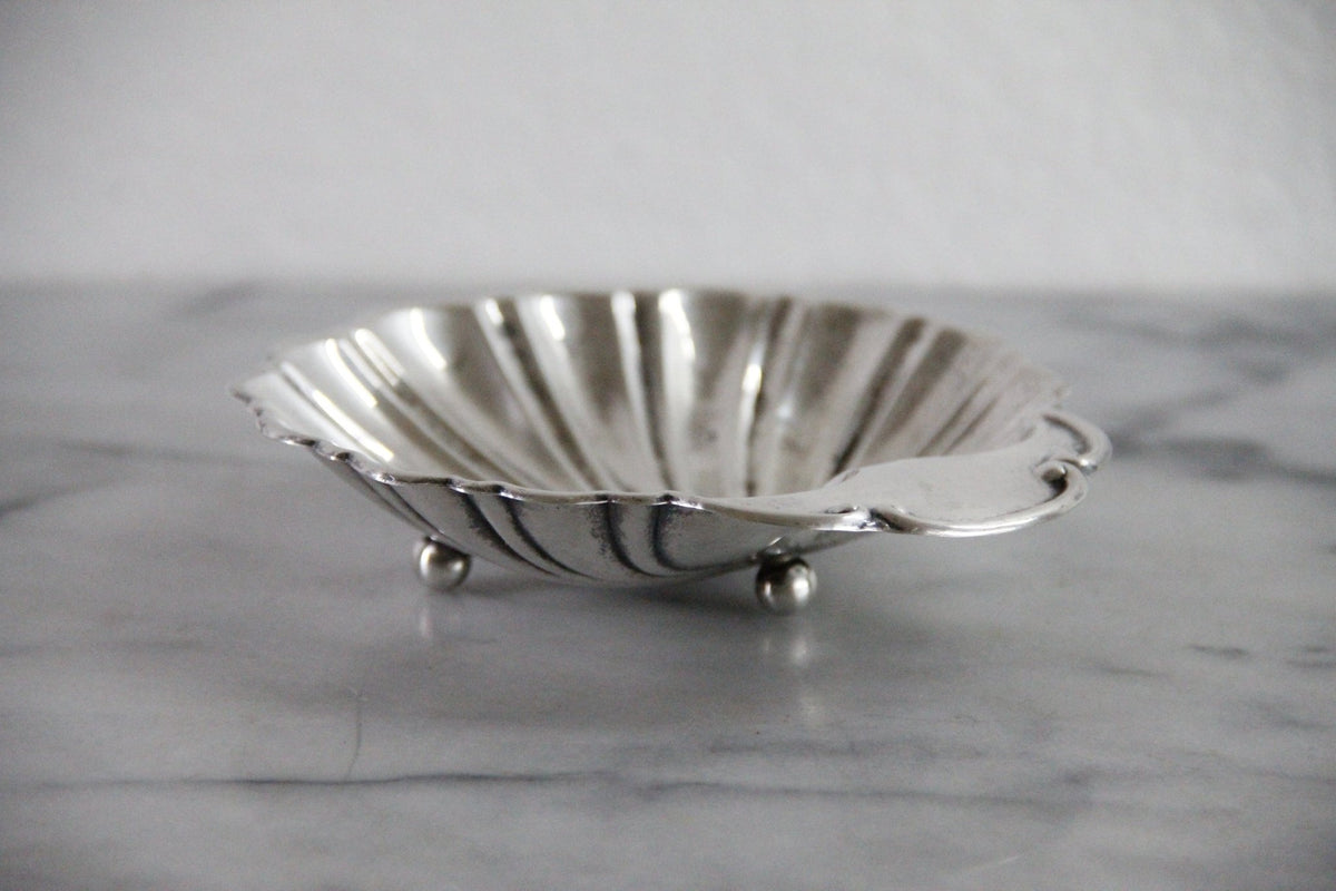 Vintage Sterling Silver Shell Dish Footed Scallop Bowl - Debra Hall Lifestyle