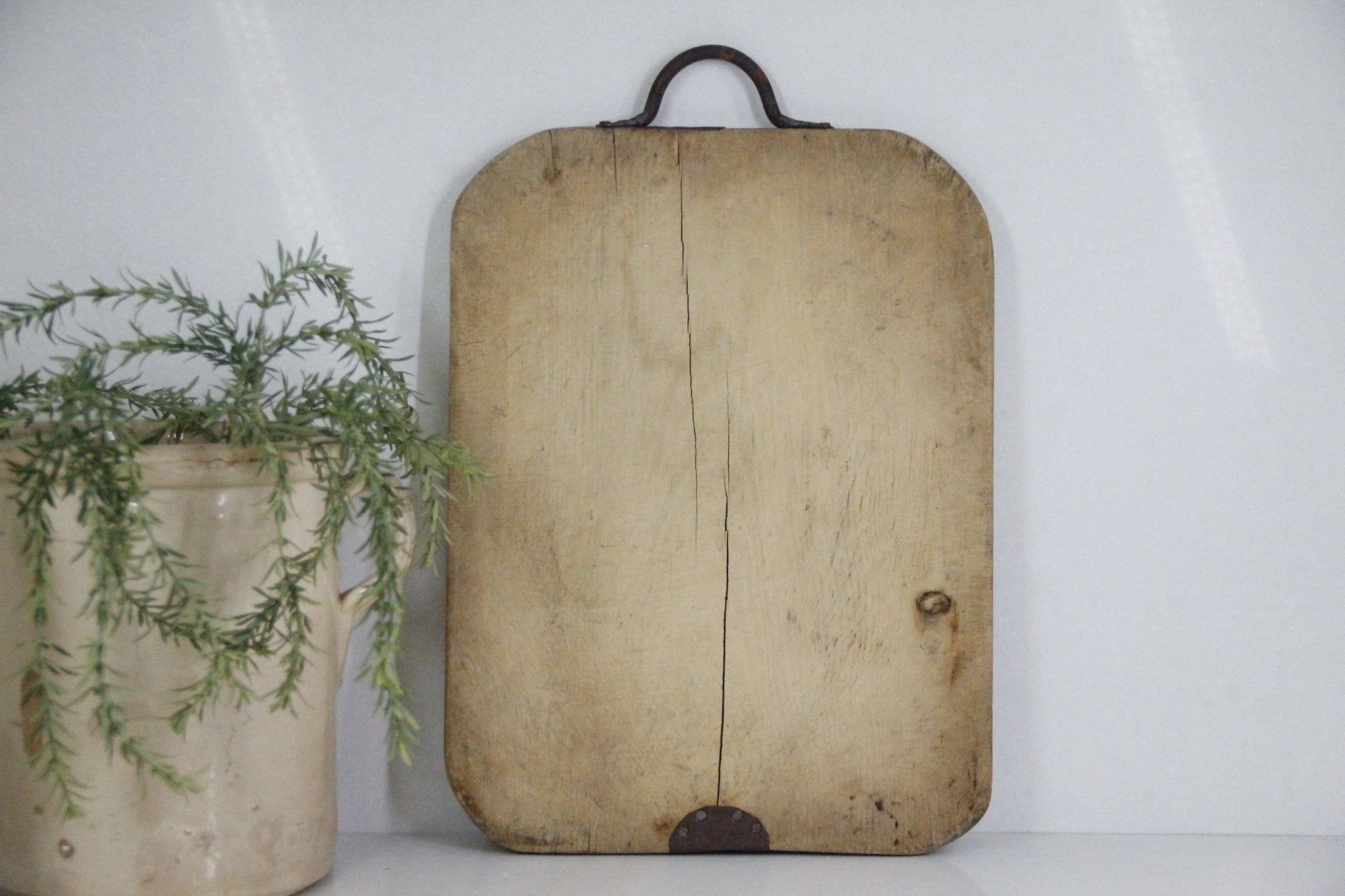 Antique Bread Board With Handle | European - Debra Hall Lifestyle