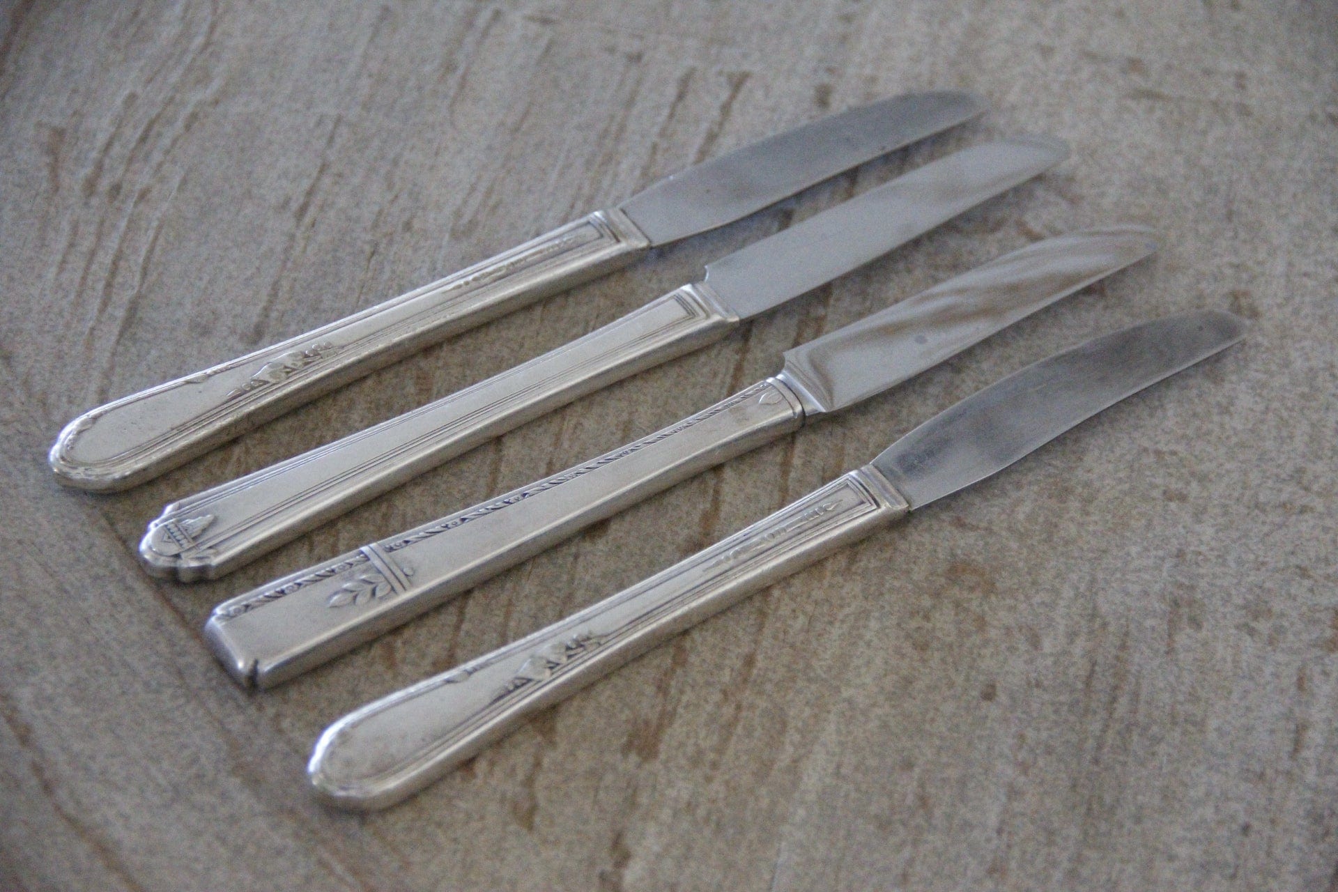 Antique Silver Grille Knife | Flatware 4 Mixed Pcs. - Debra Hall Lifestyle